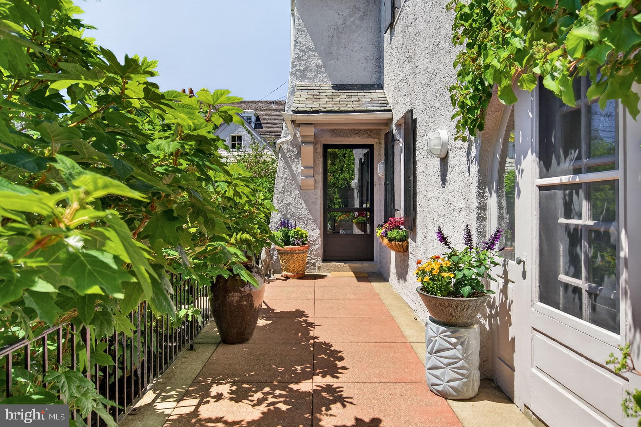 EAST FALLS - Residential