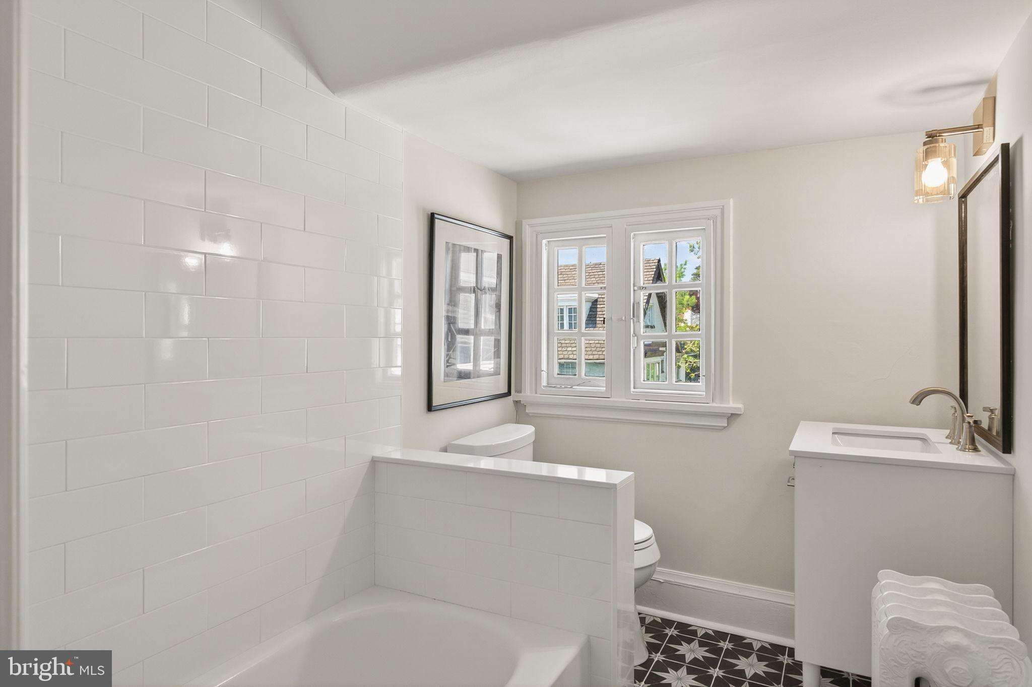 EAST FALLS - Residential