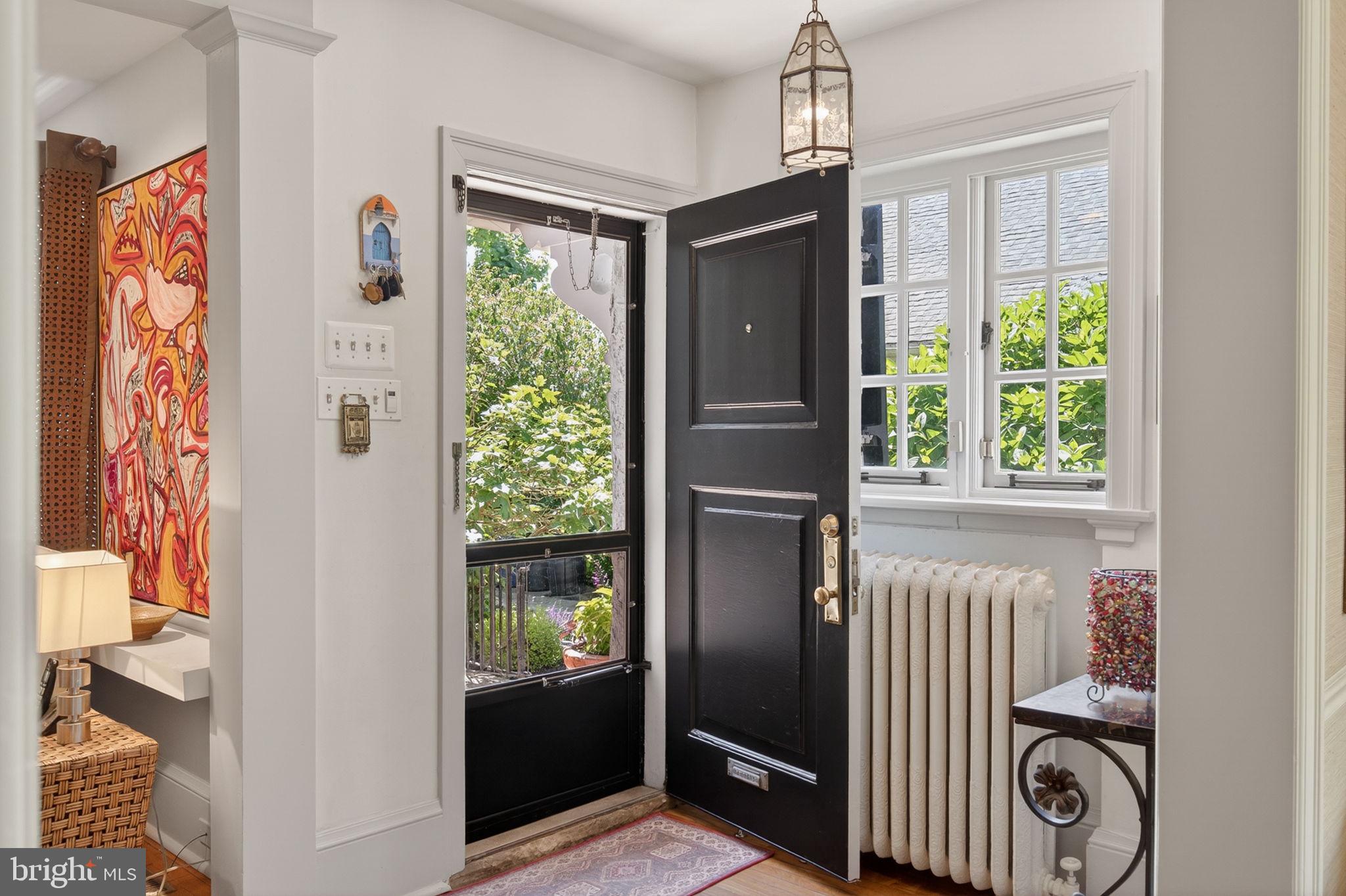 EAST FALLS - Residential