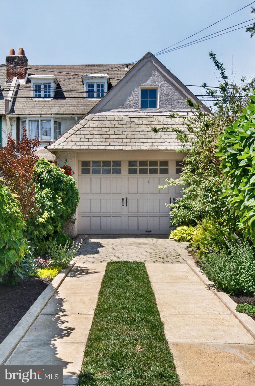 EAST FALLS - Residential