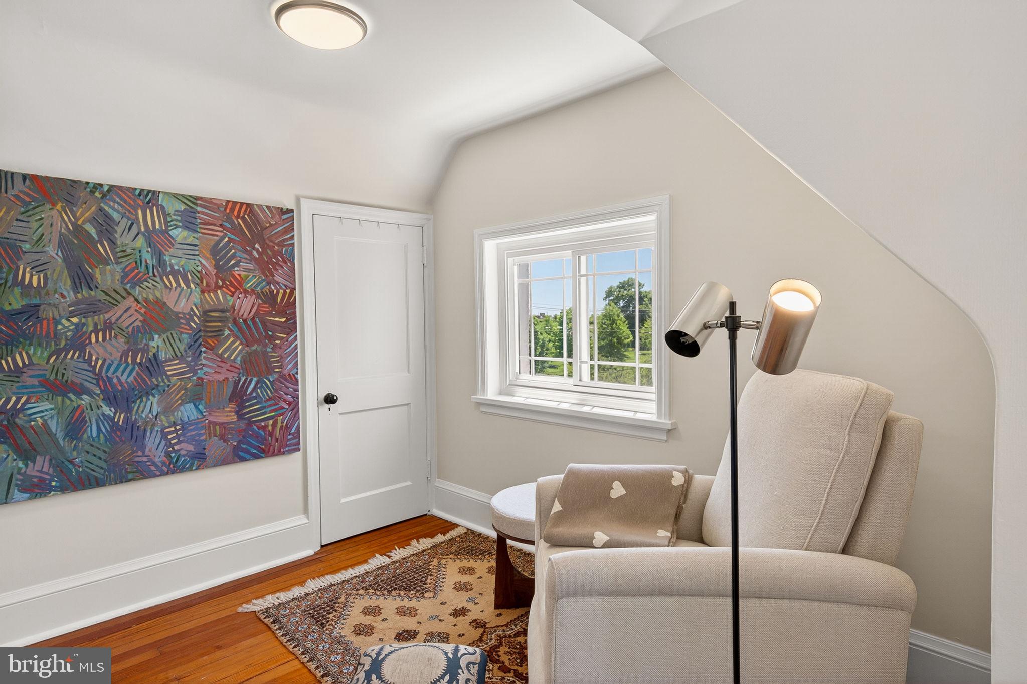 EAST FALLS - Residential