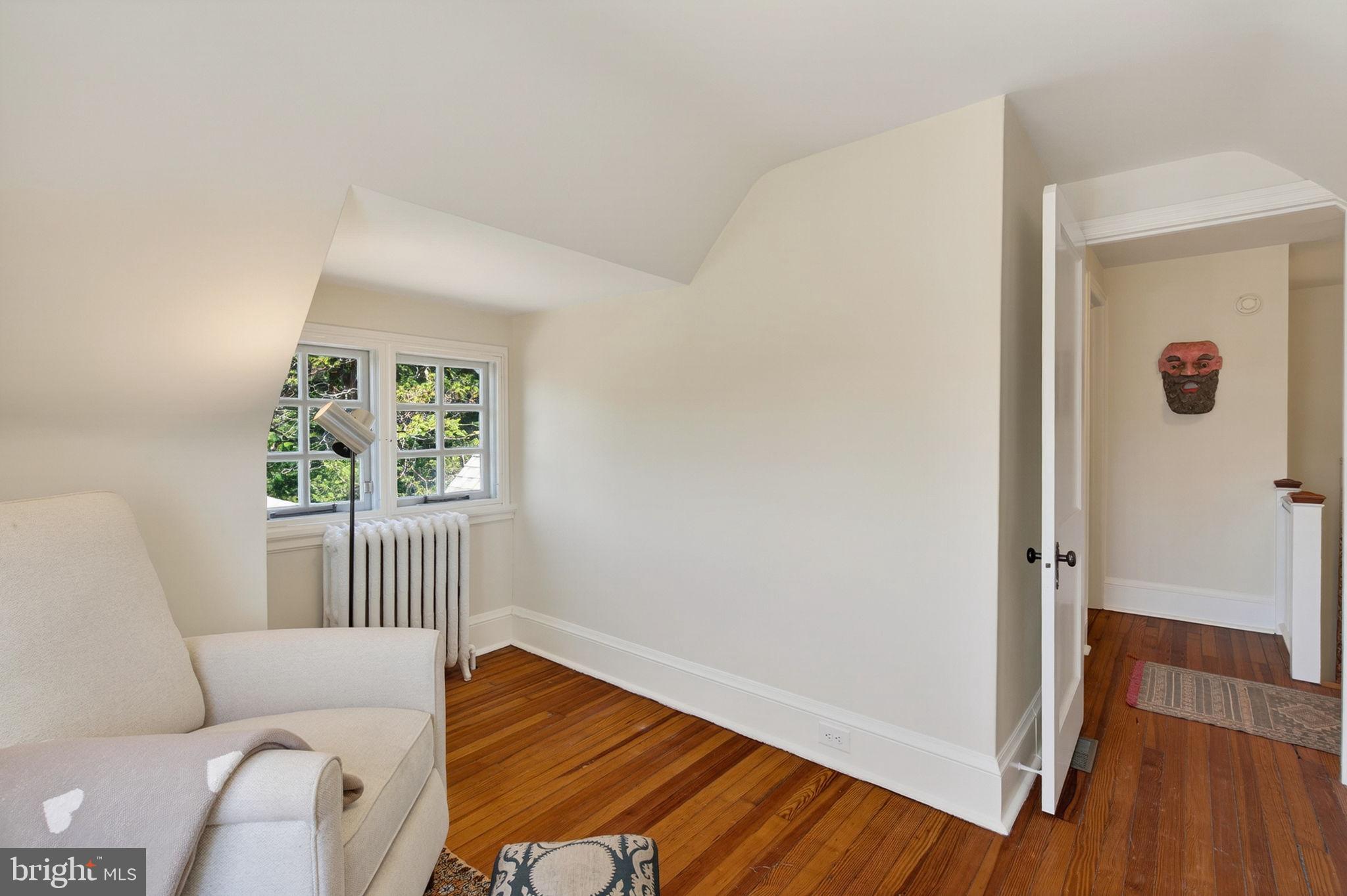 EAST FALLS - Residential