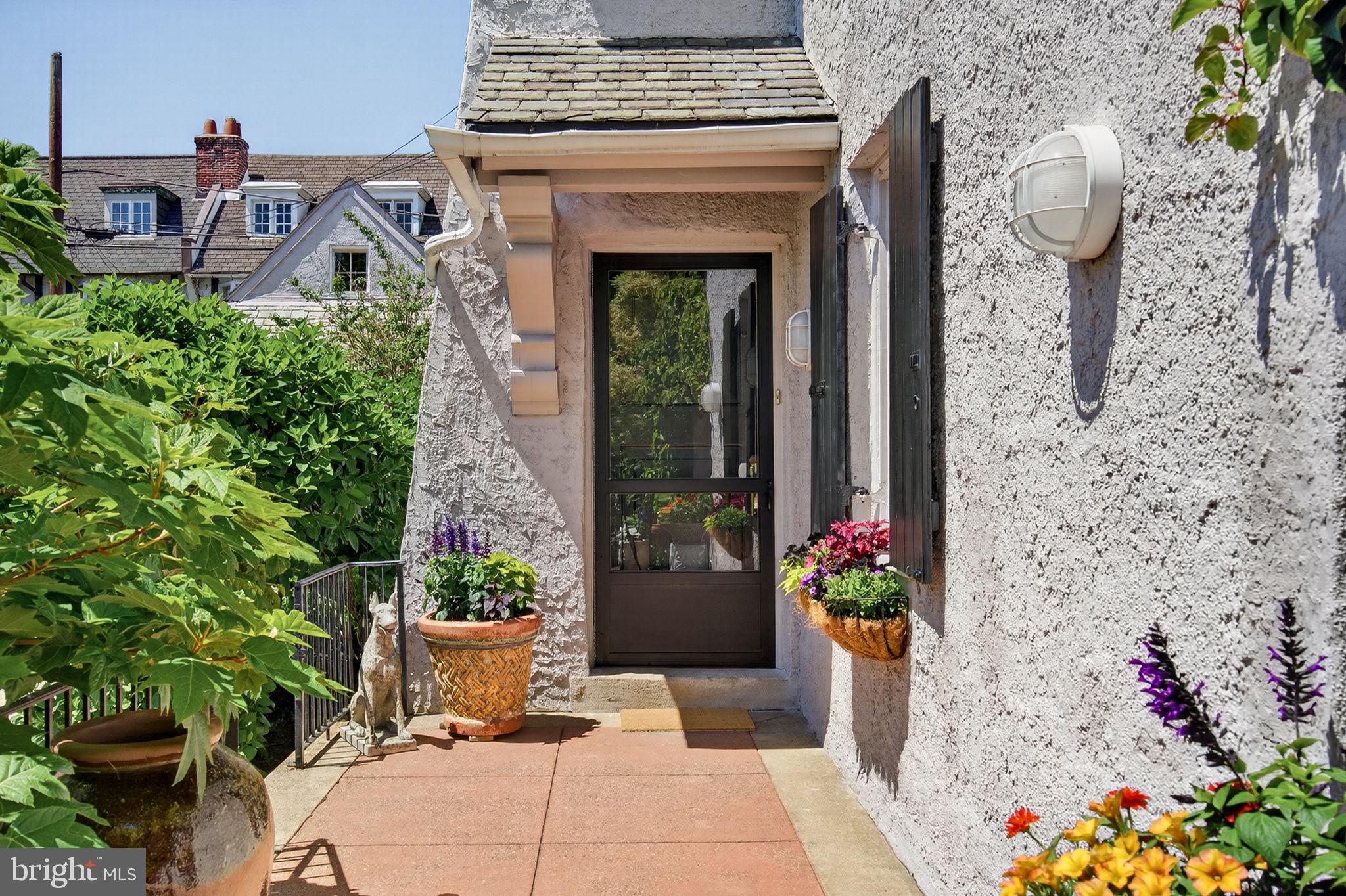 EAST FALLS - Residential