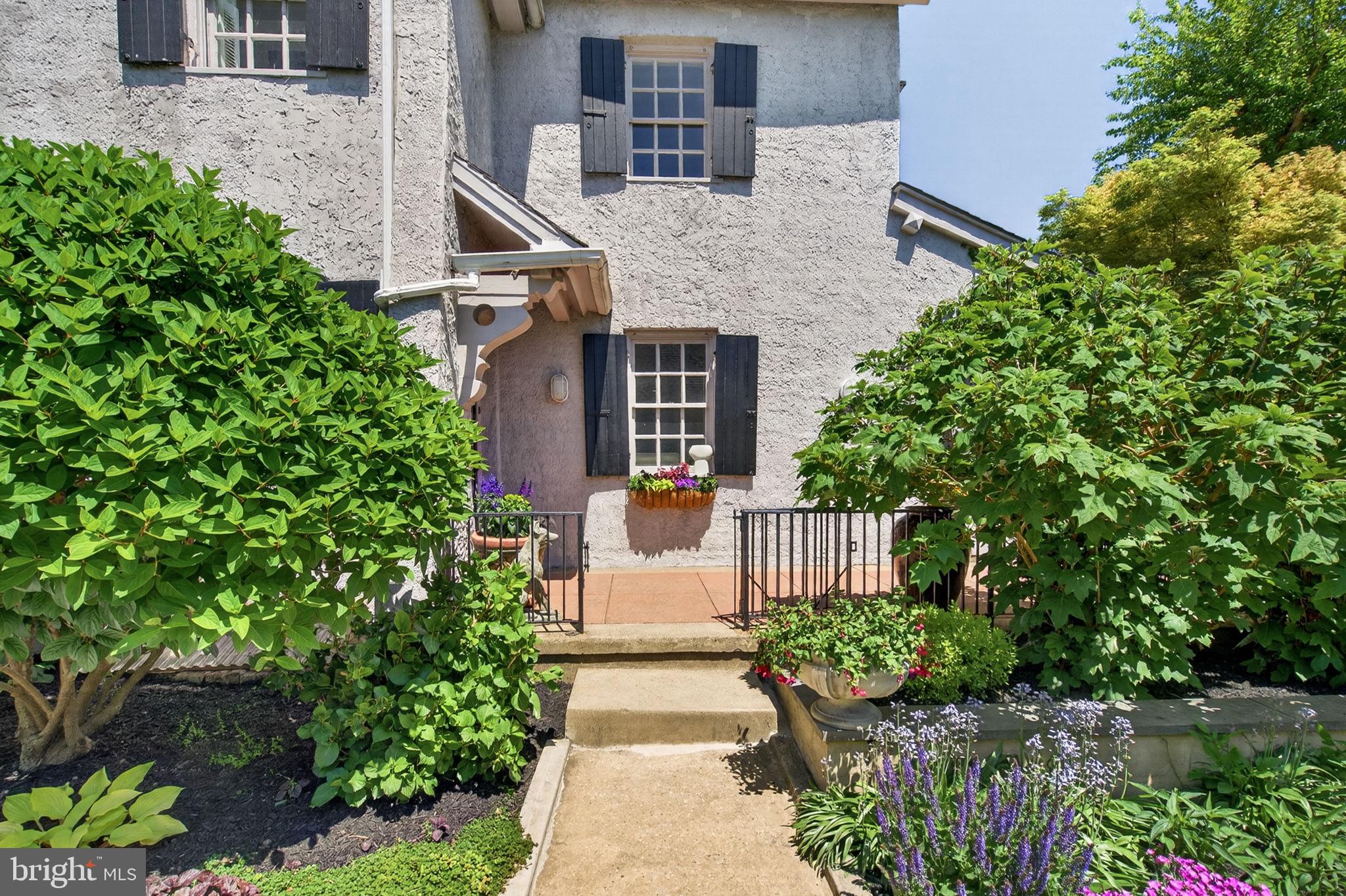 EAST FALLS - Residential