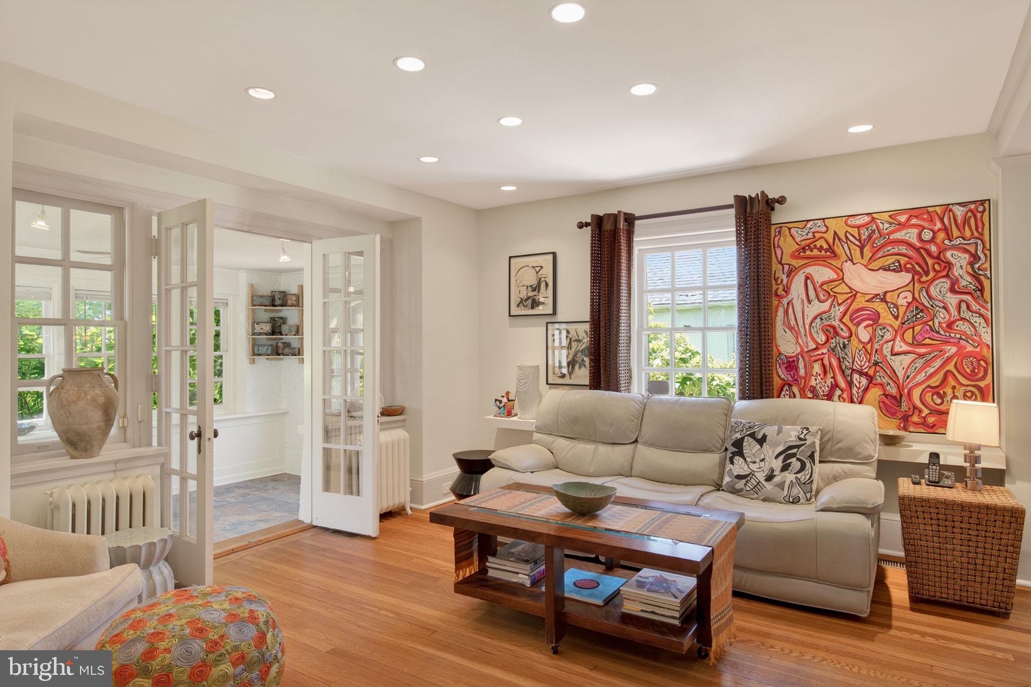 EAST FALLS - Residential