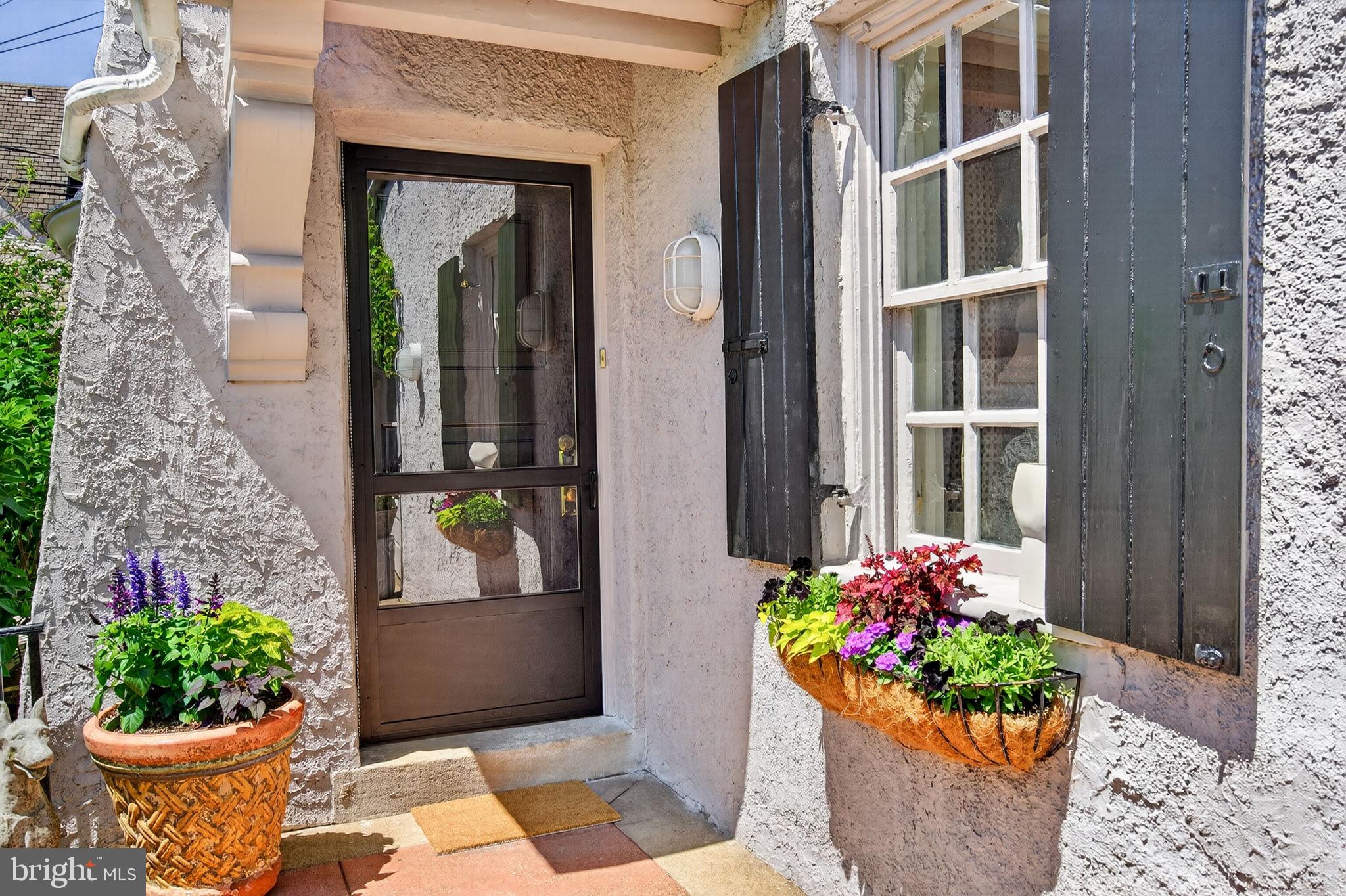 EAST FALLS - Residential