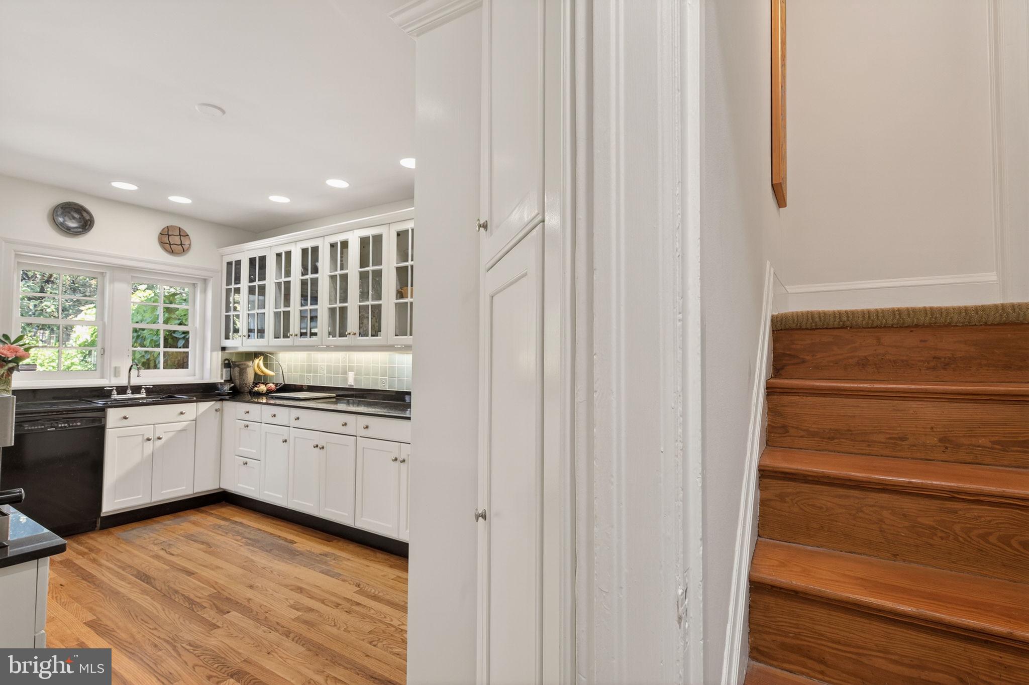 EAST FALLS - Residential