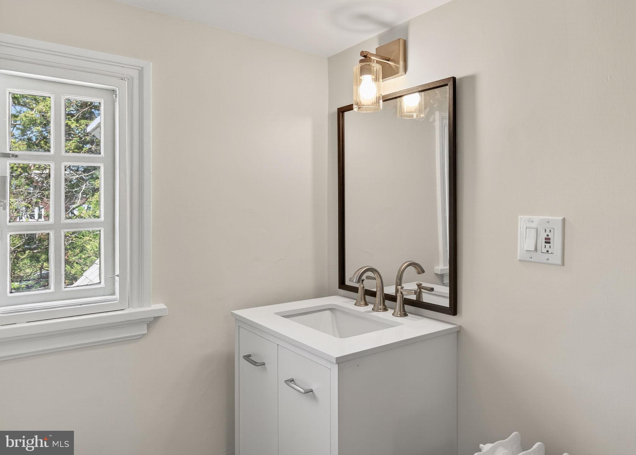 EAST FALLS - Residential