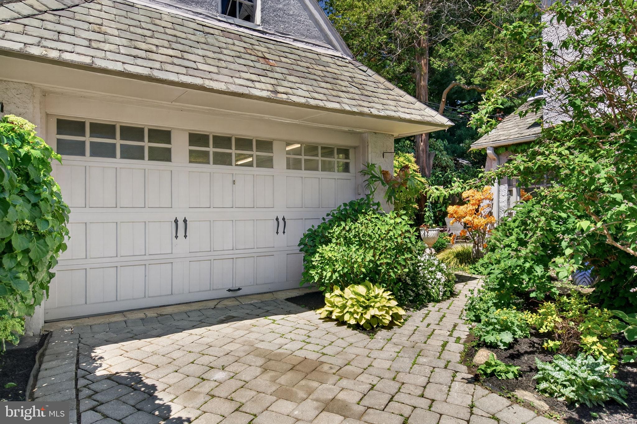 EAST FALLS - Residential