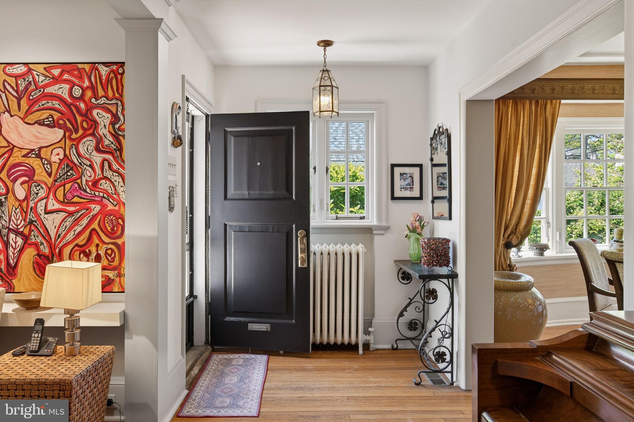 EAST FALLS - Residential