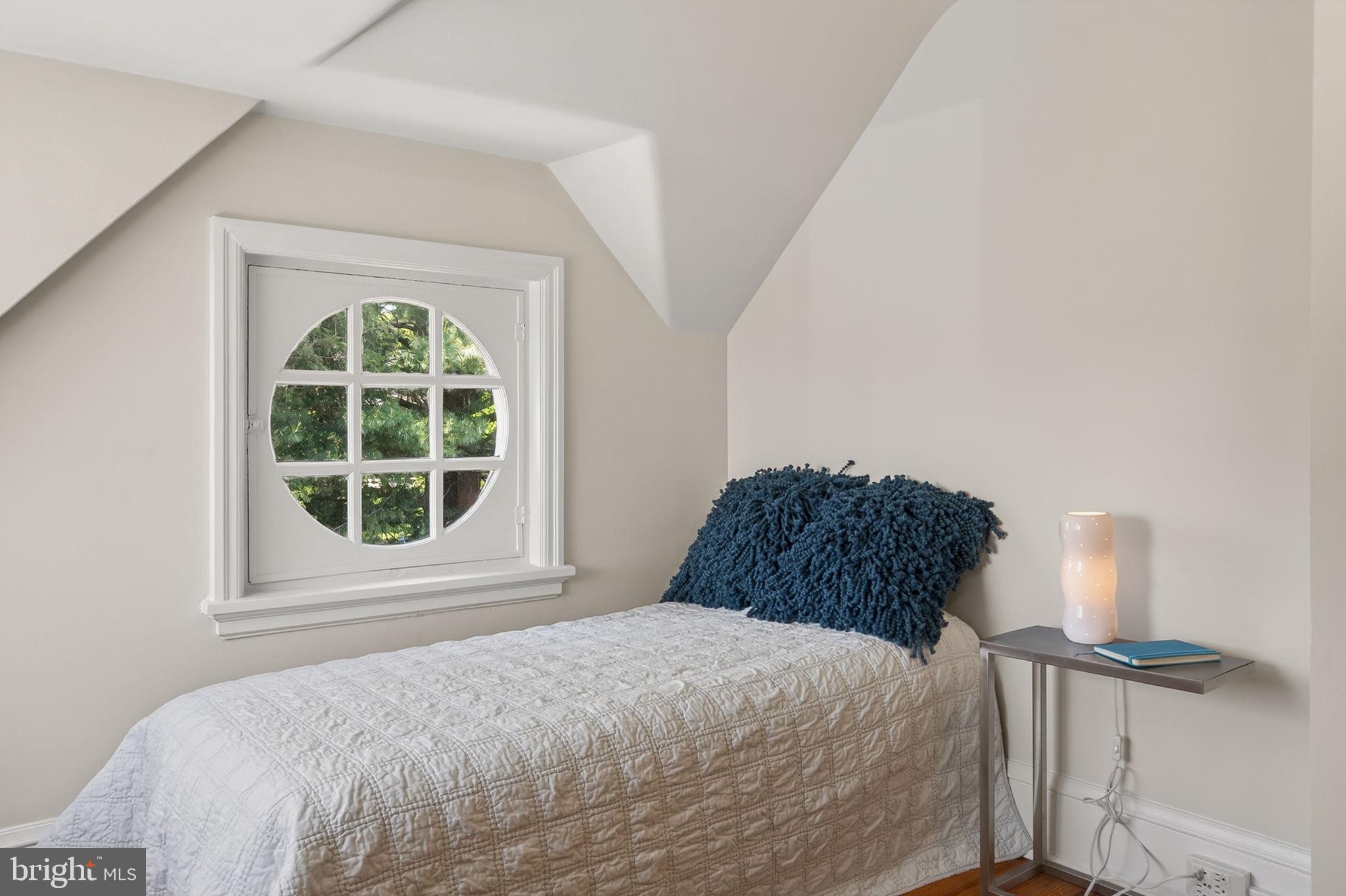 EAST FALLS - Residential