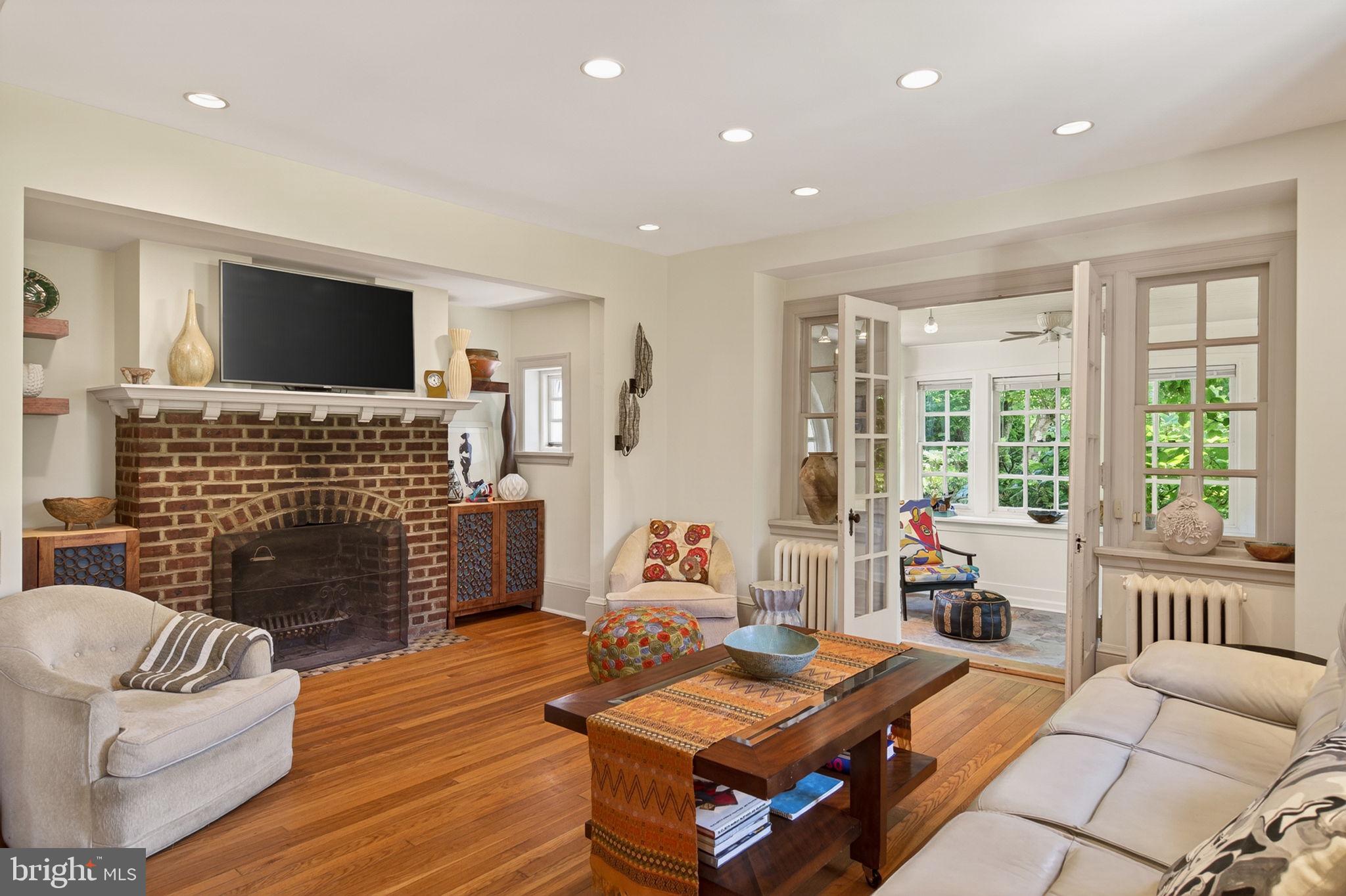 EAST FALLS - Residential
