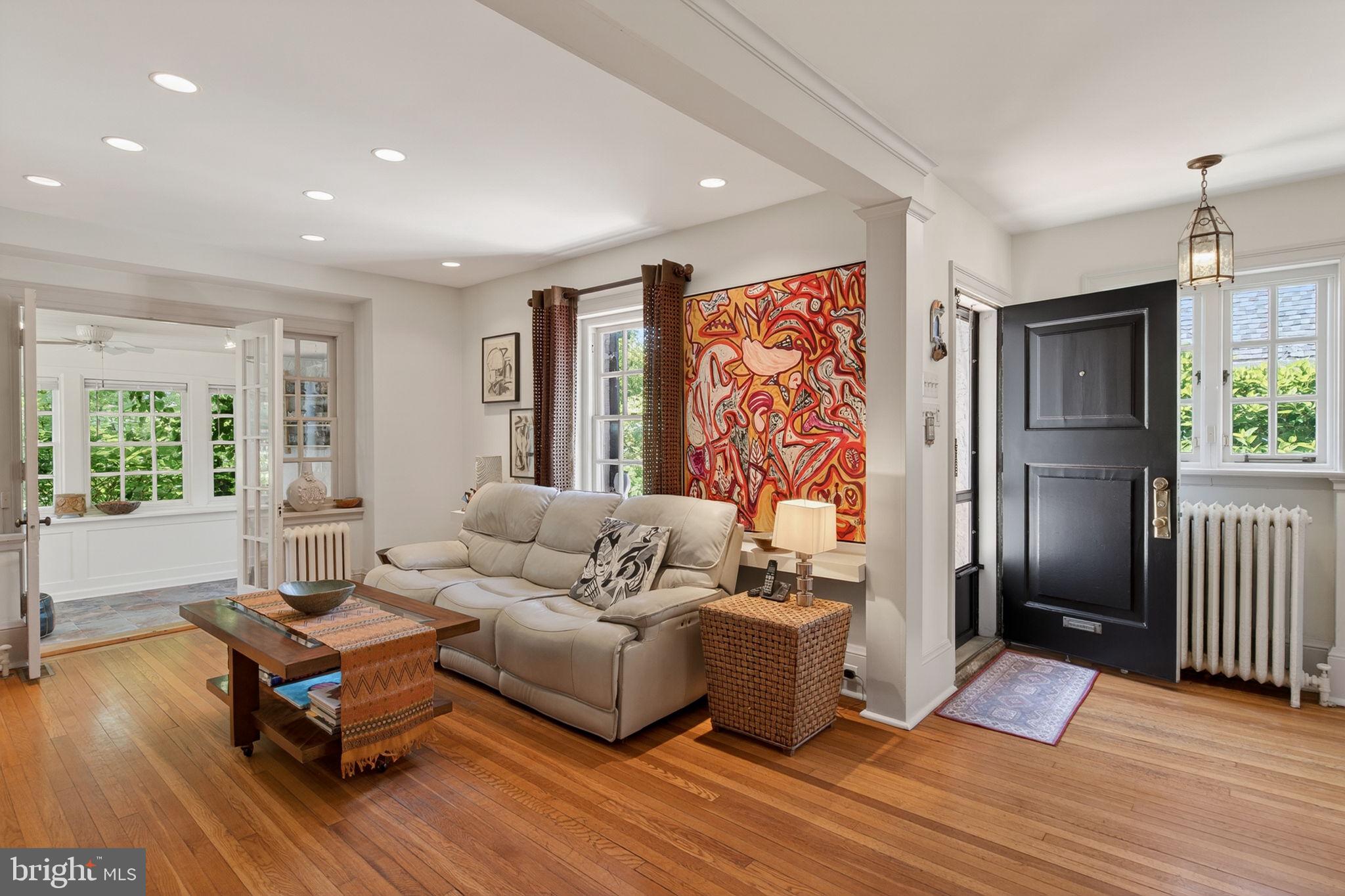 EAST FALLS - Residential