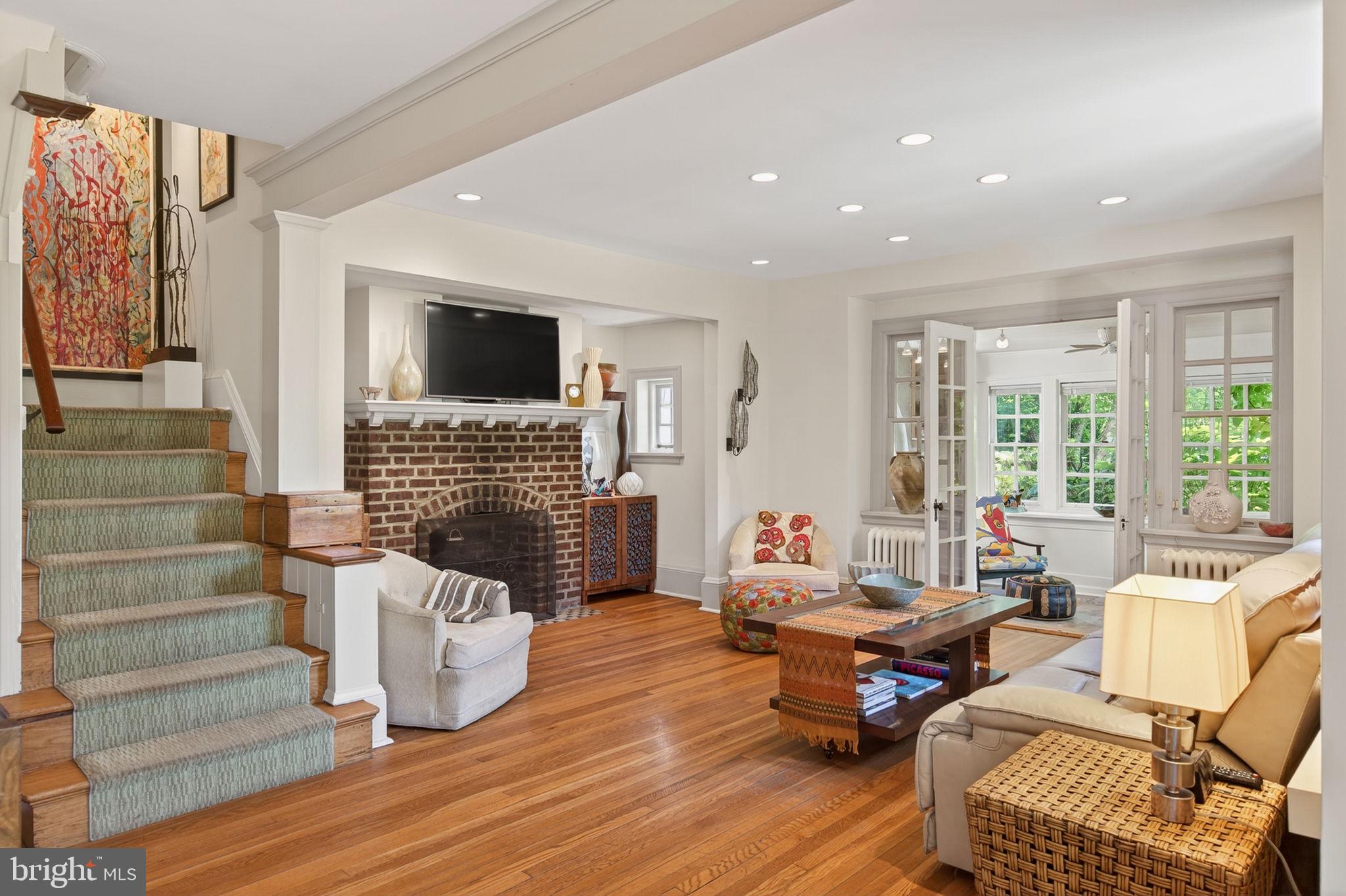 EAST FALLS - Residential