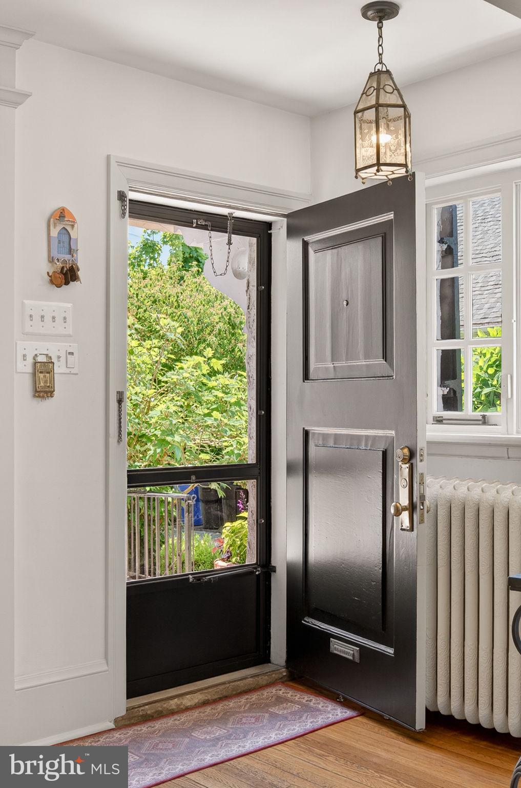 EAST FALLS - Residential
