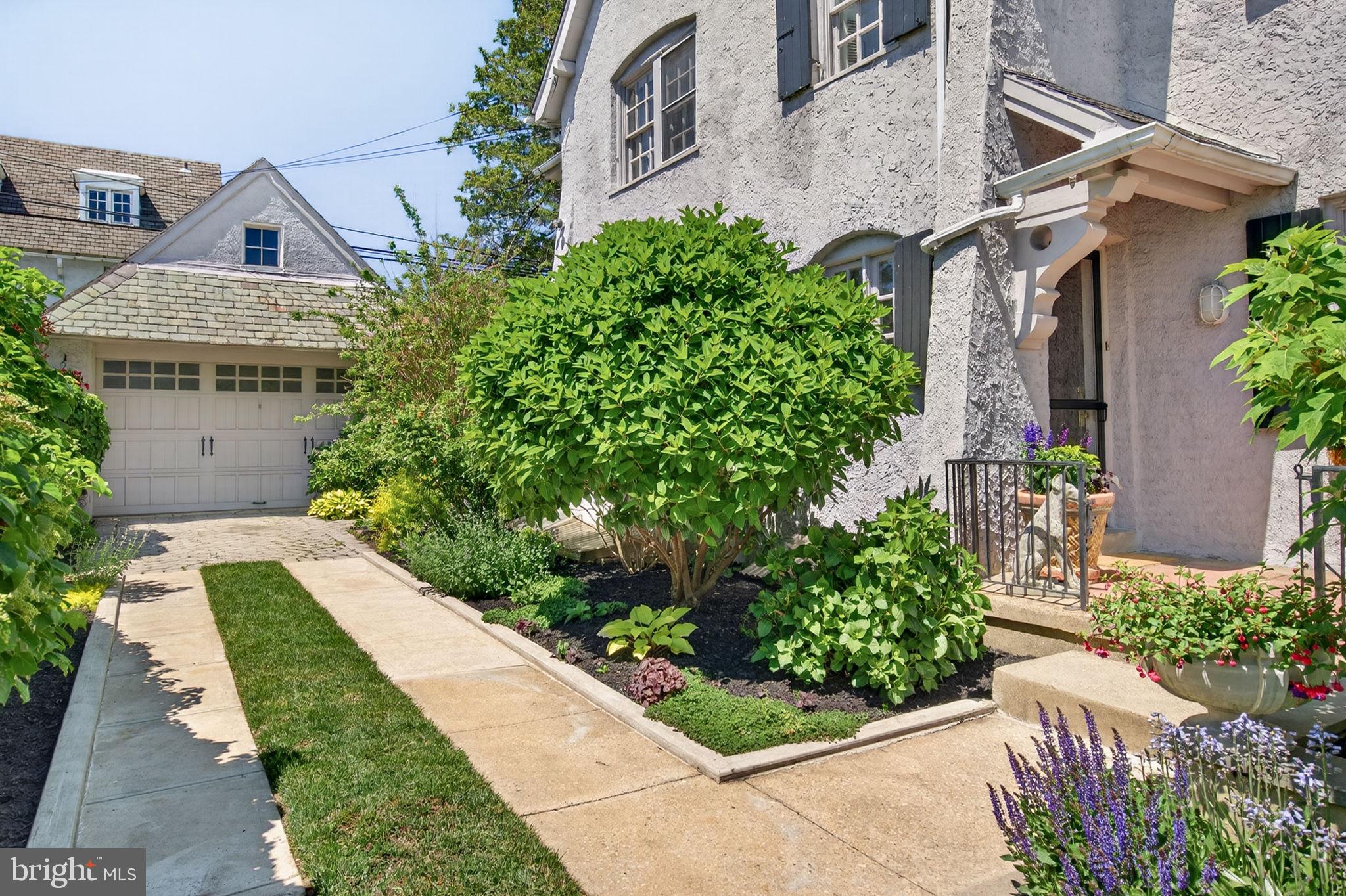 EAST FALLS - Residential