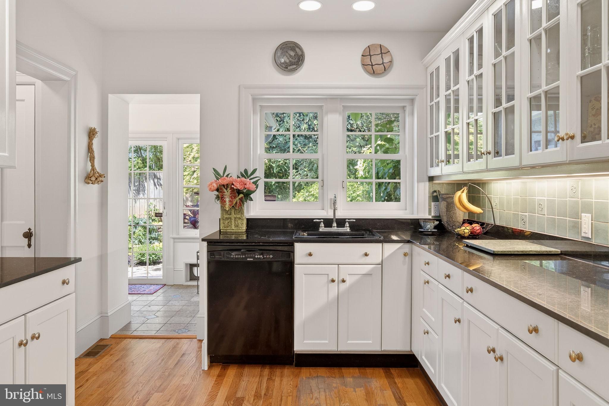EAST FALLS - Residential