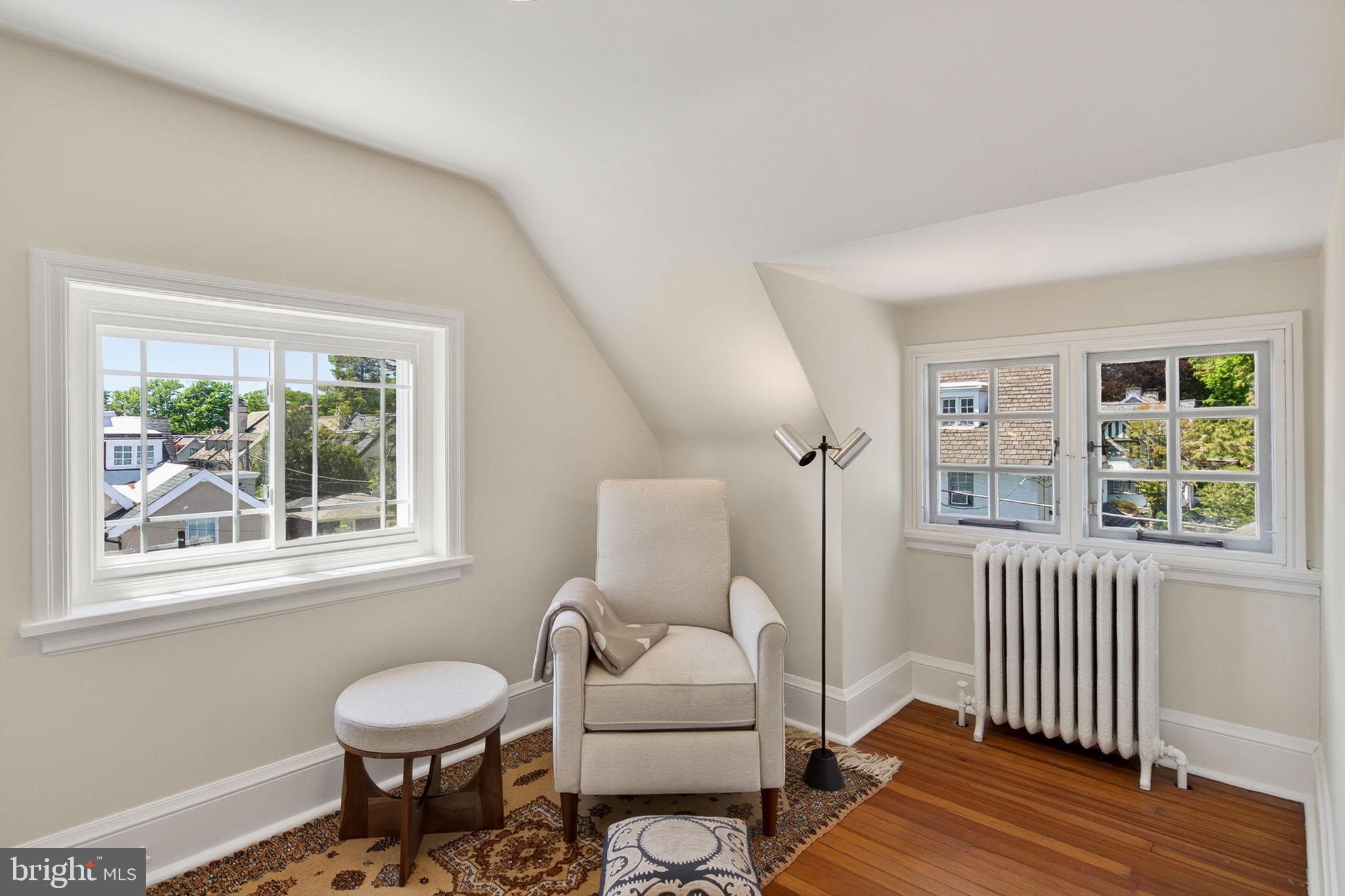 EAST FALLS - Residential