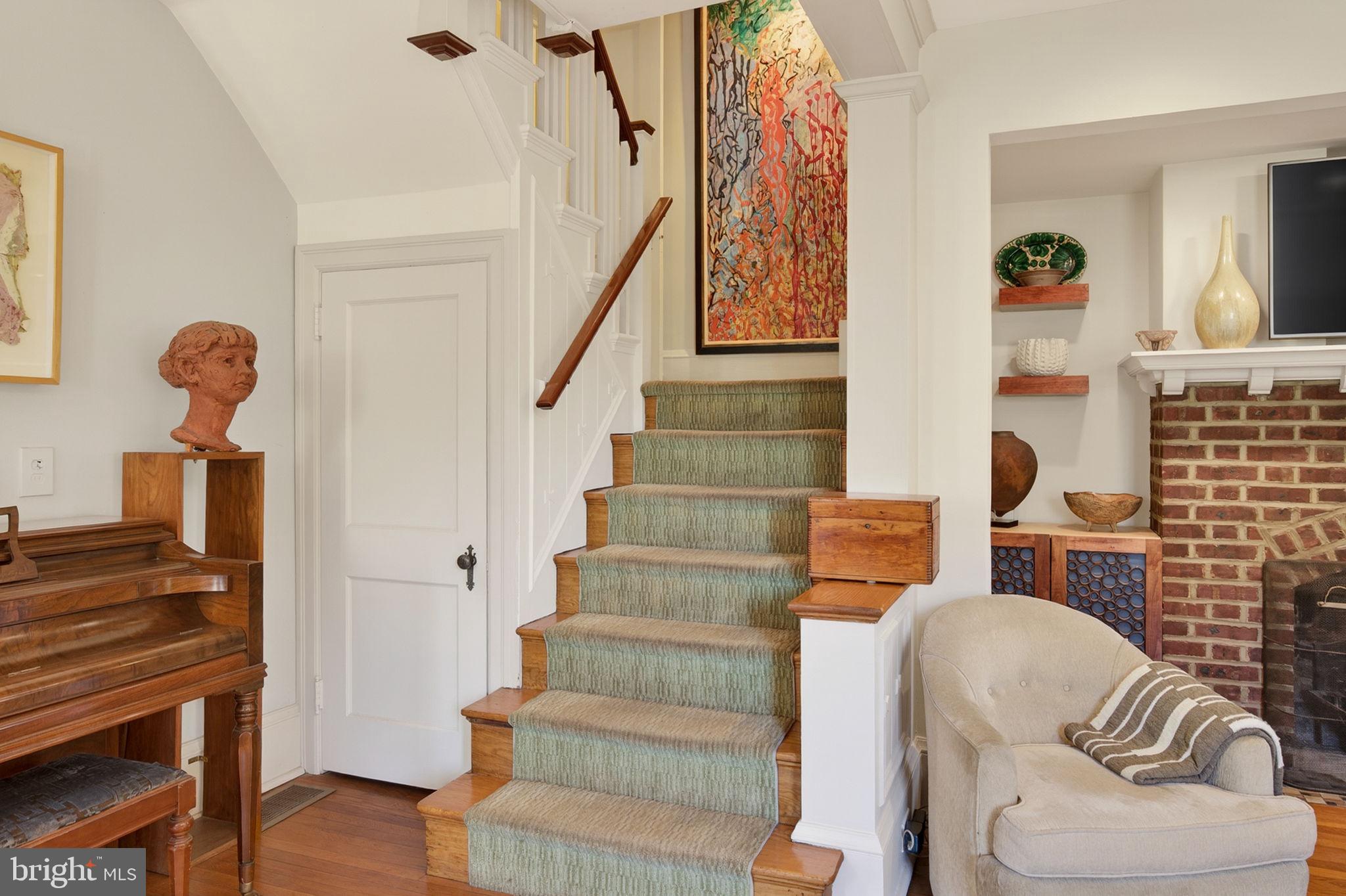 EAST FALLS - Residential