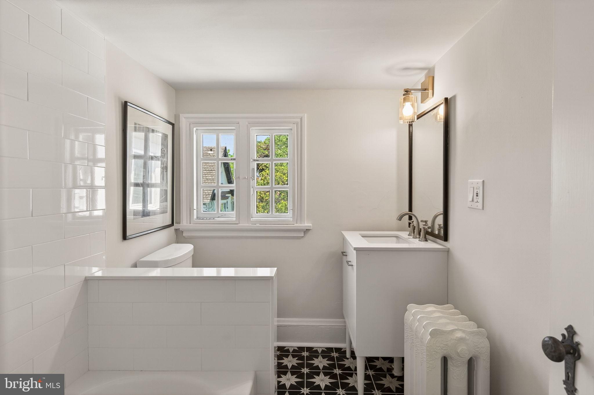 EAST FALLS - Residential