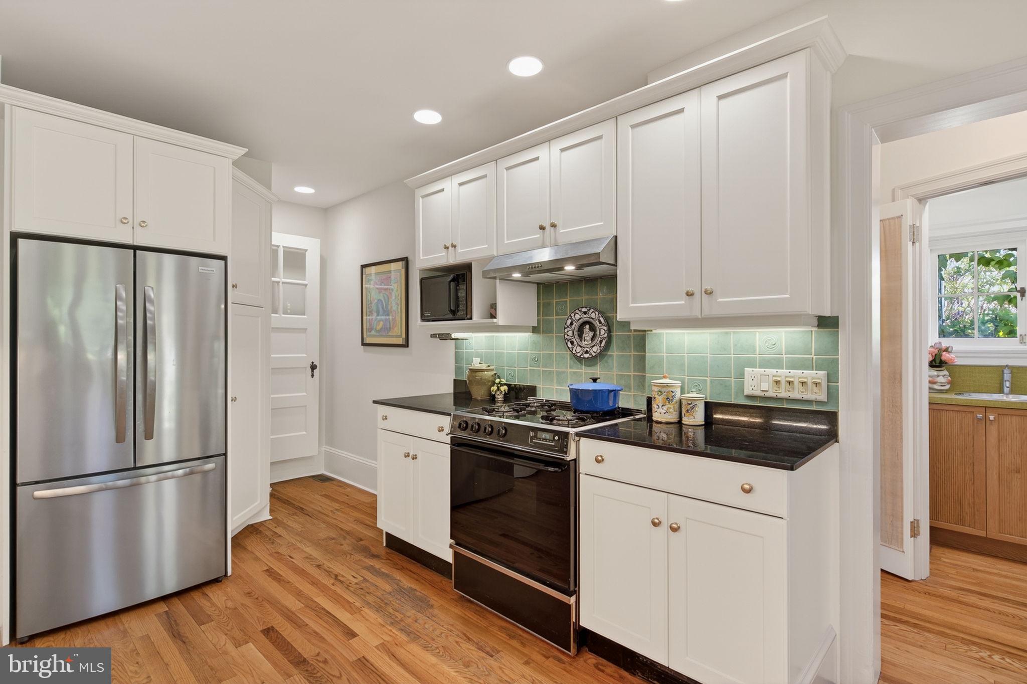 EAST FALLS - Residential