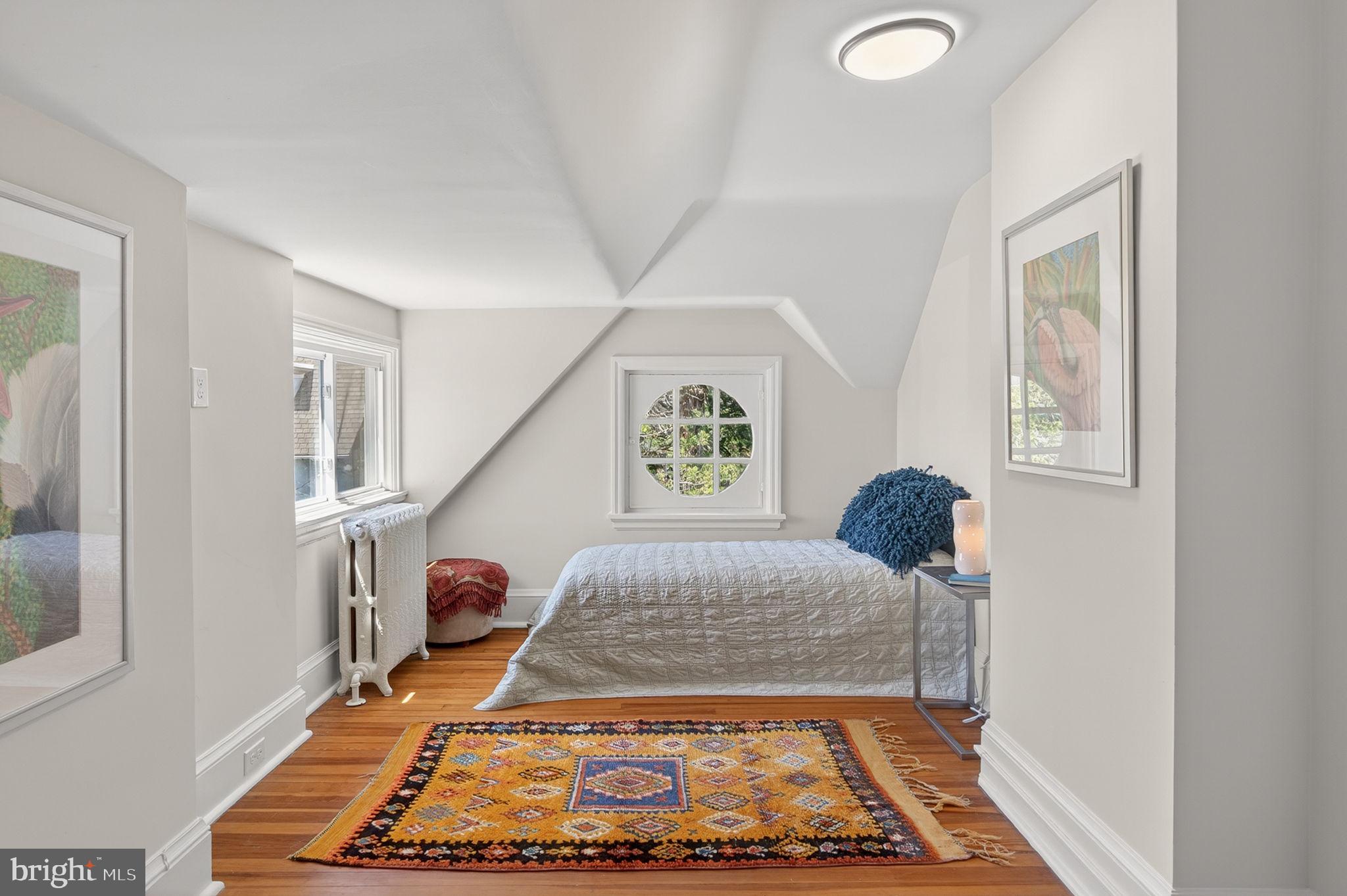 EAST FALLS - Residential