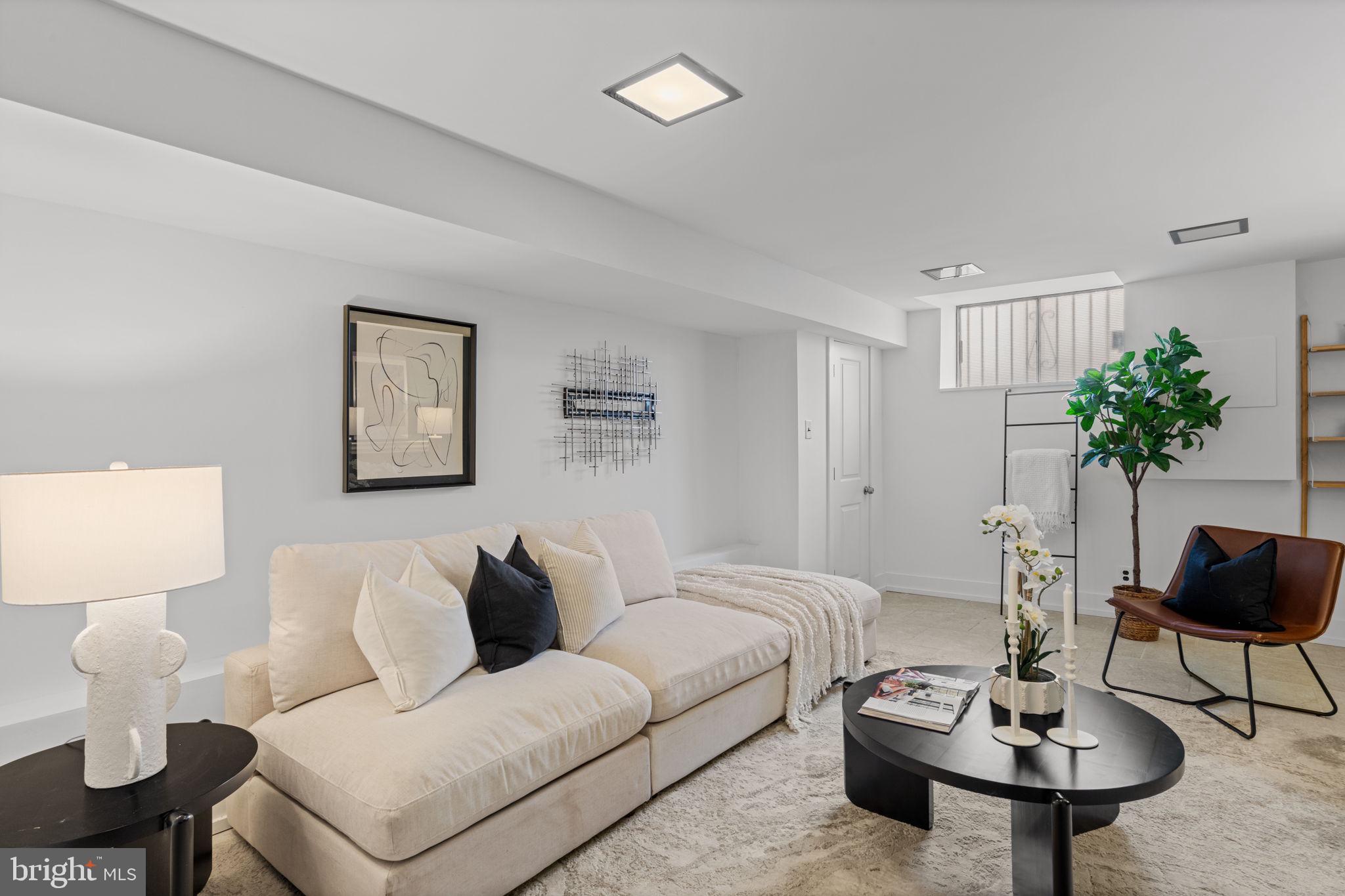 PASSYUNK SQUARE - Residential