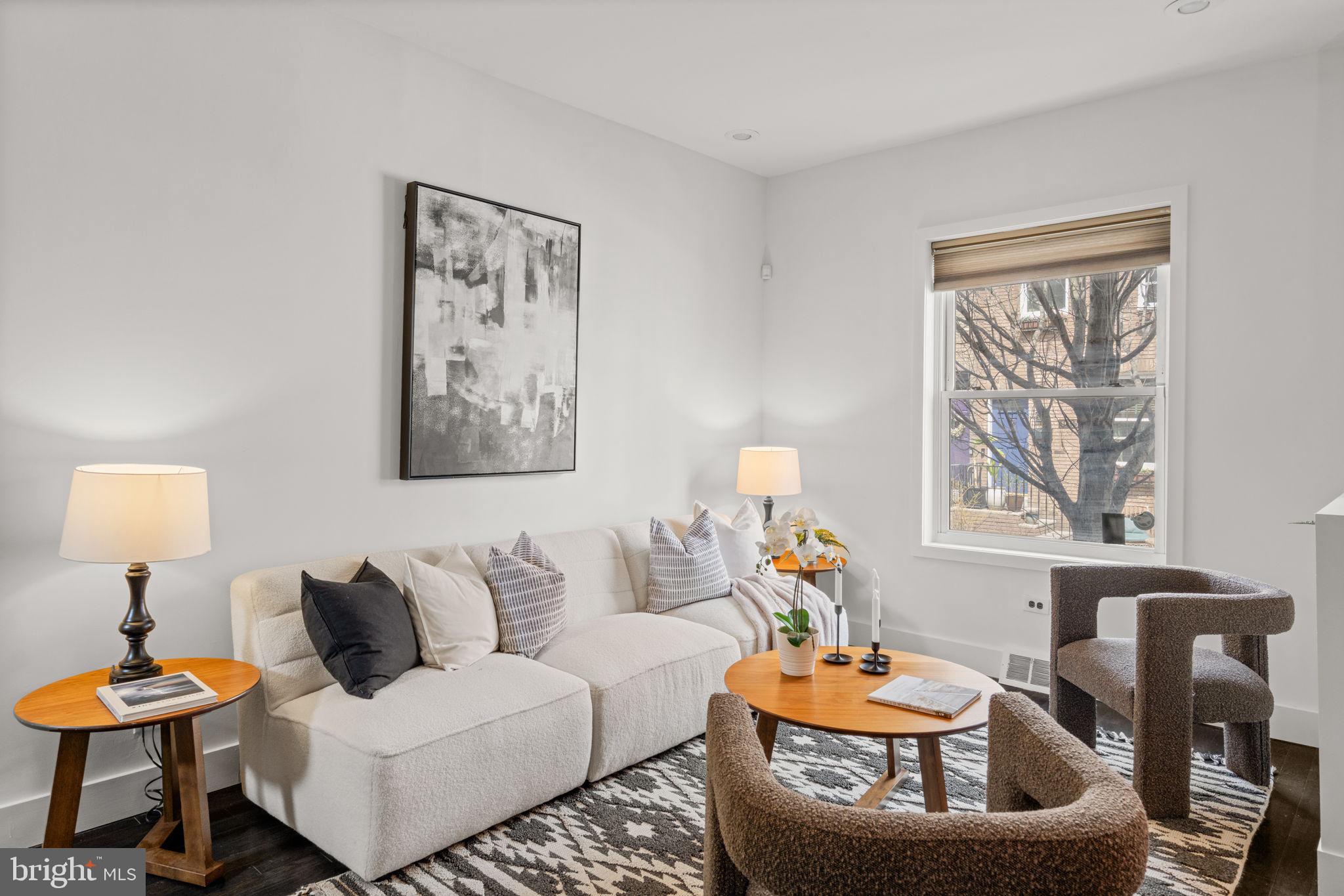 PASSYUNK SQUARE - Residential