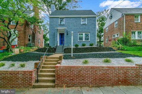 Homes For Rent - 6005 New Hampshire Avenue<br/> WASHINGTON, DC 20011