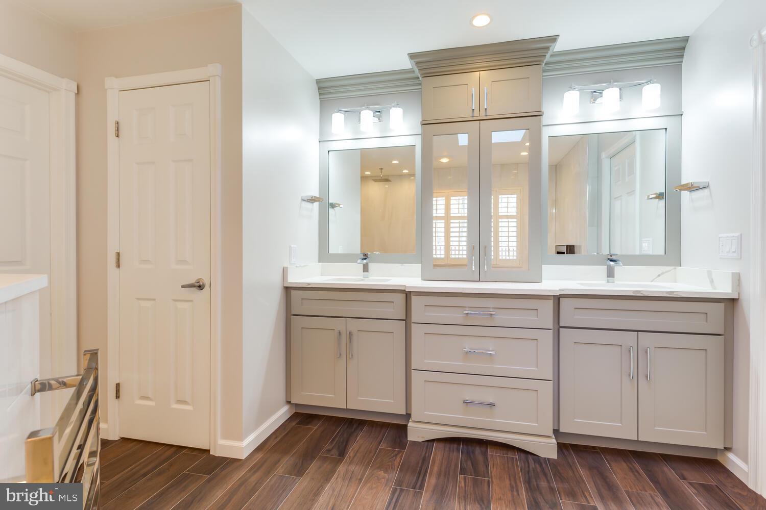 WOODFIELD - Residential