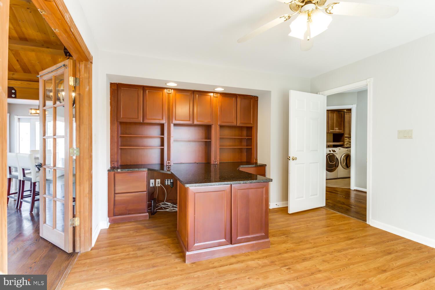 WOODFIELD - Residential