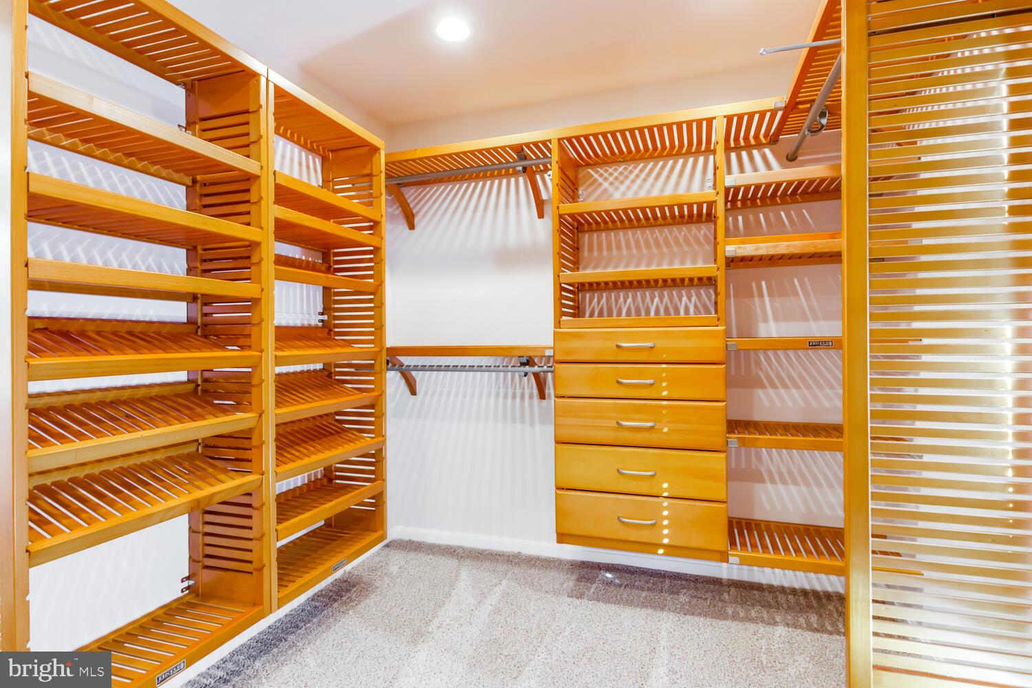 WOODFIELD - Residential