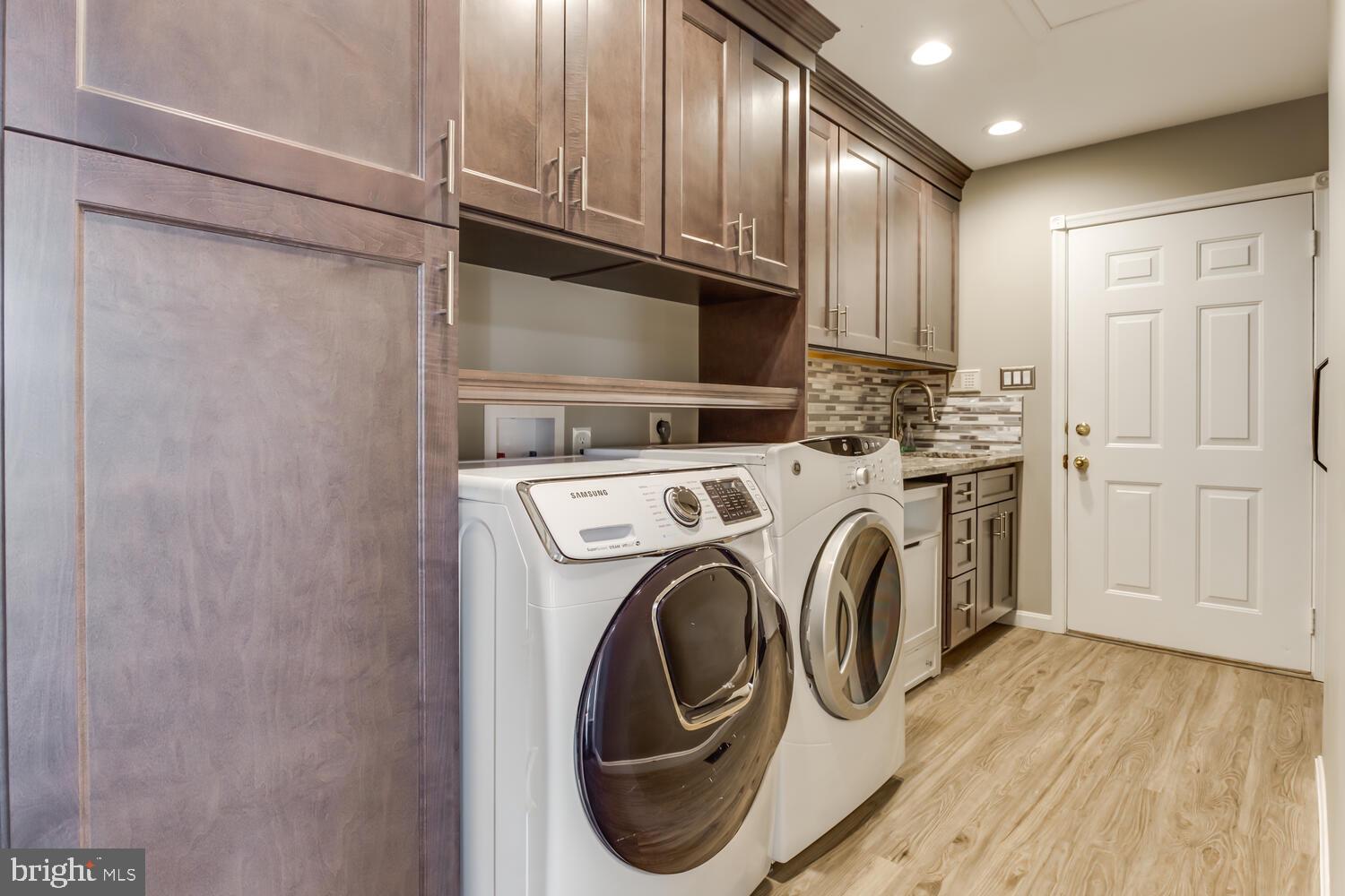 WOODFIELD - Residential