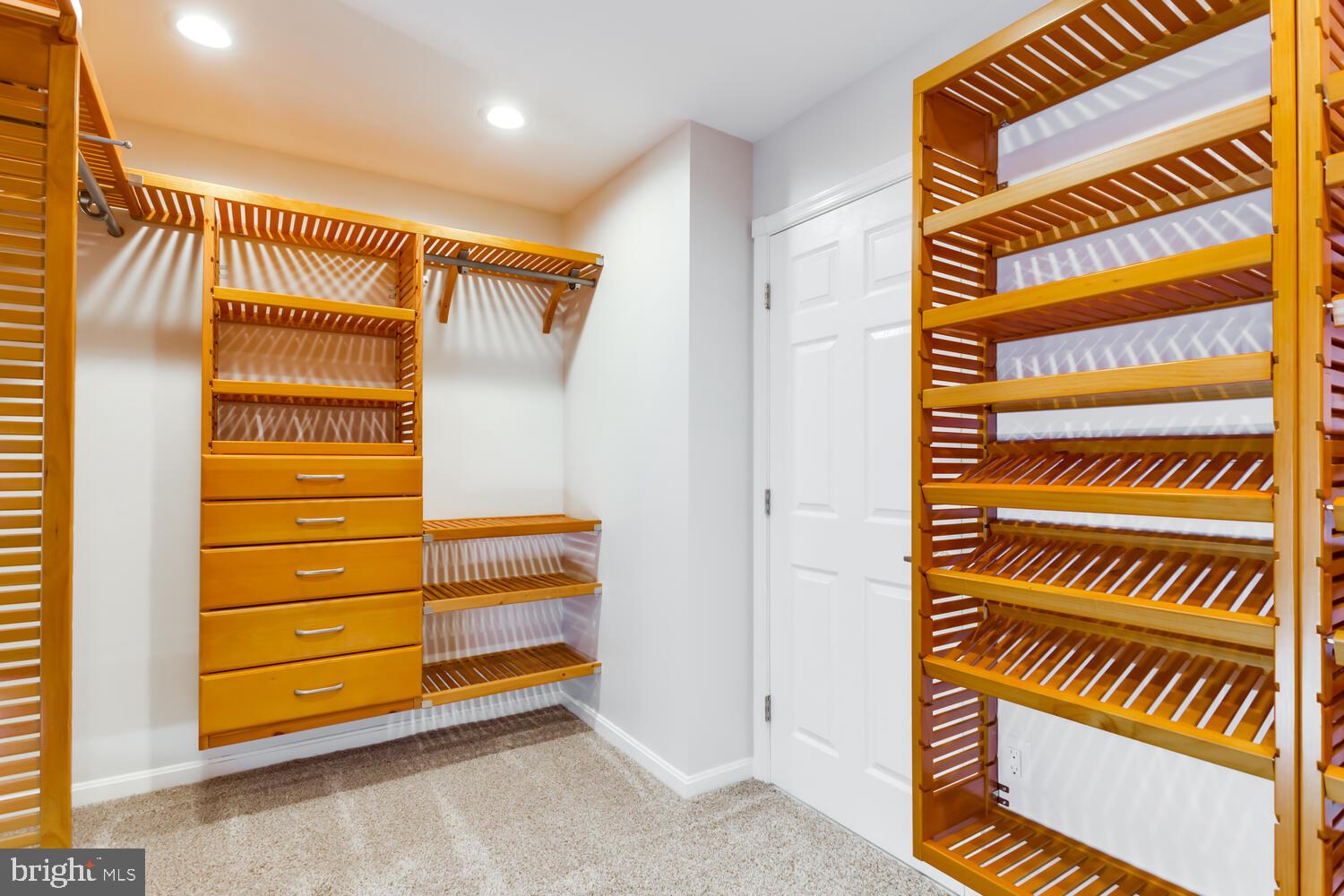 WOODFIELD - Residential