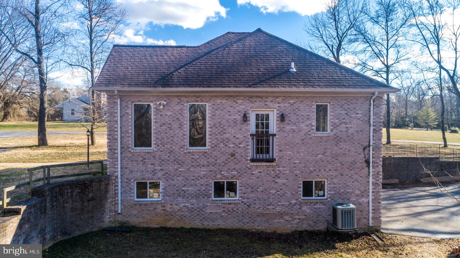 WOODFIELD - Residential