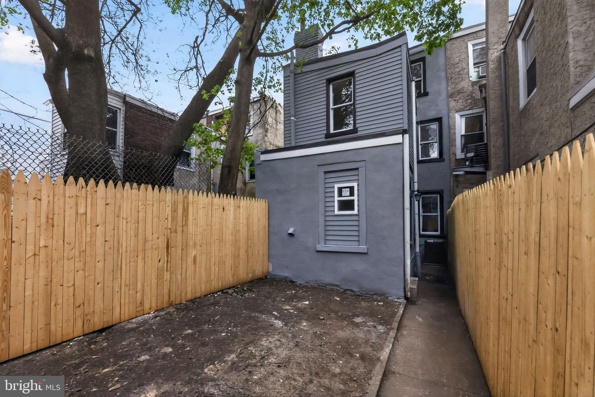 LUDLOW - Residential