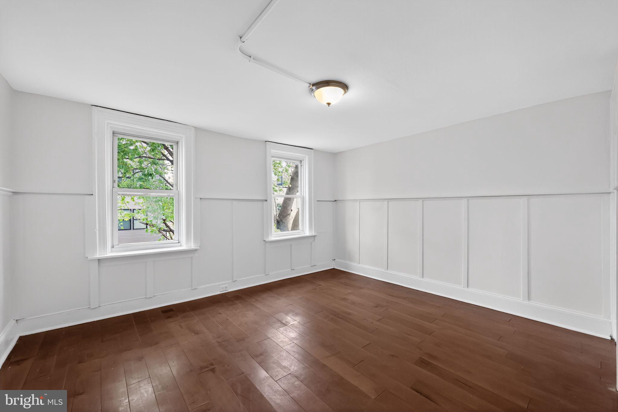 LUDLOW - Residential