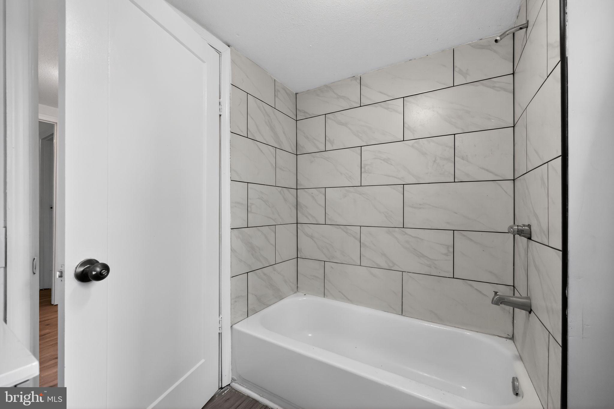 LUDLOW - Residential