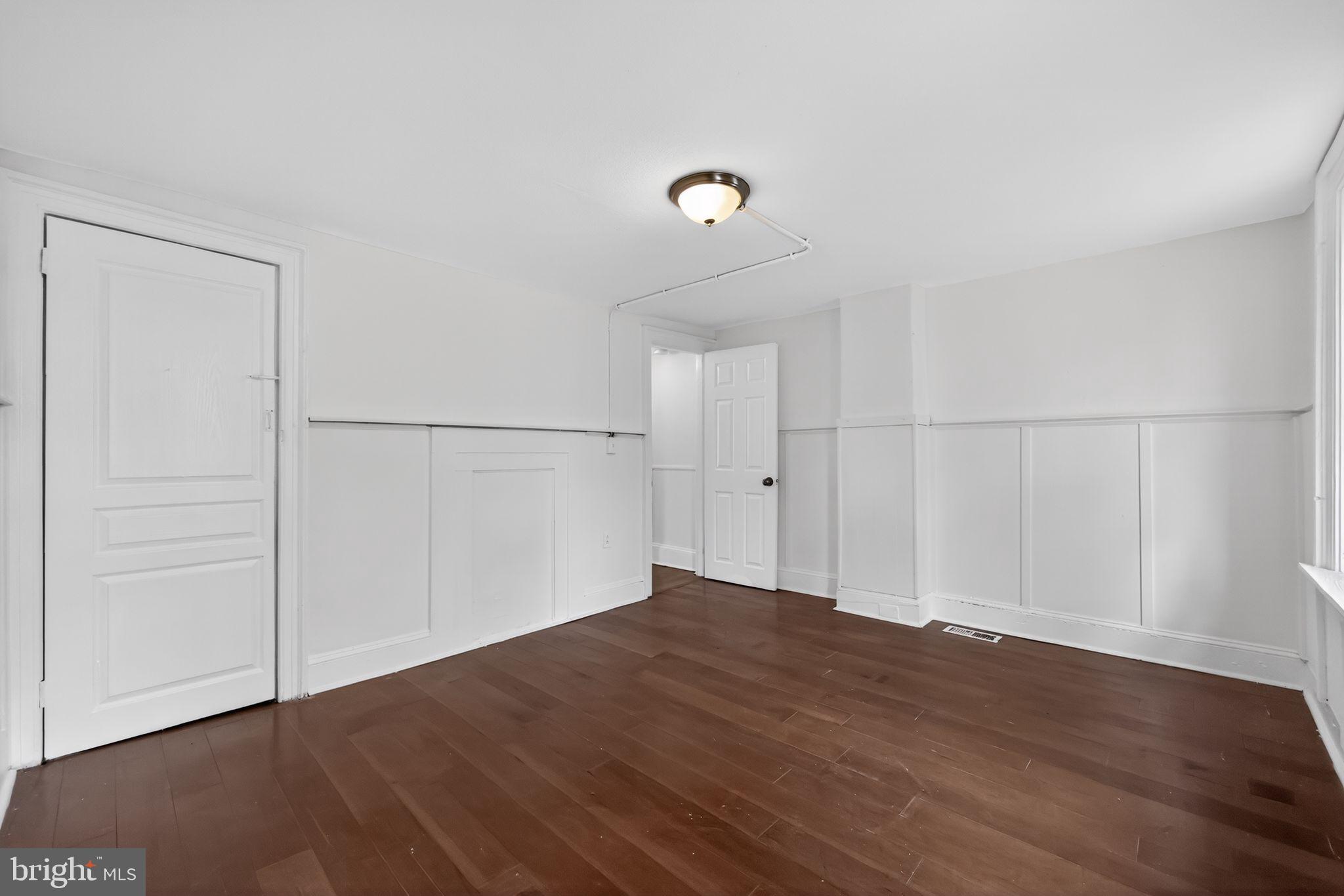 LUDLOW - Residential