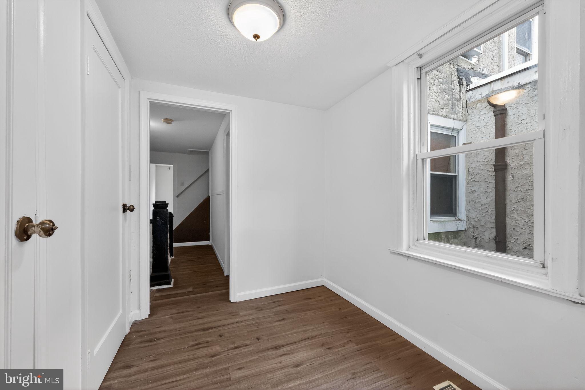 LUDLOW - Residential