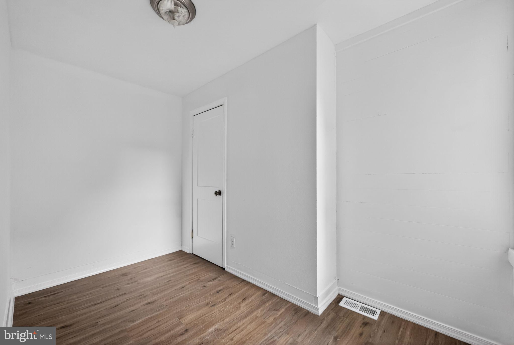 LUDLOW - Residential