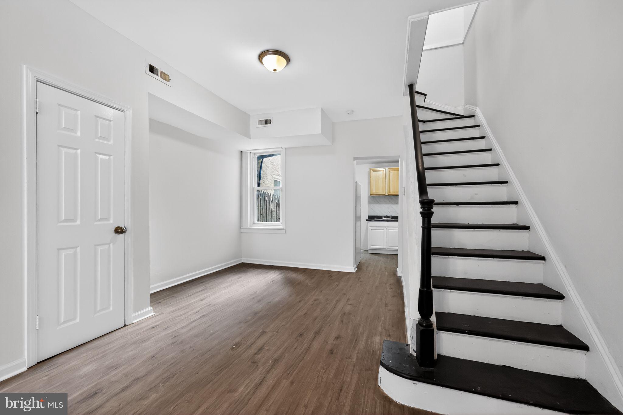 LUDLOW - Residential