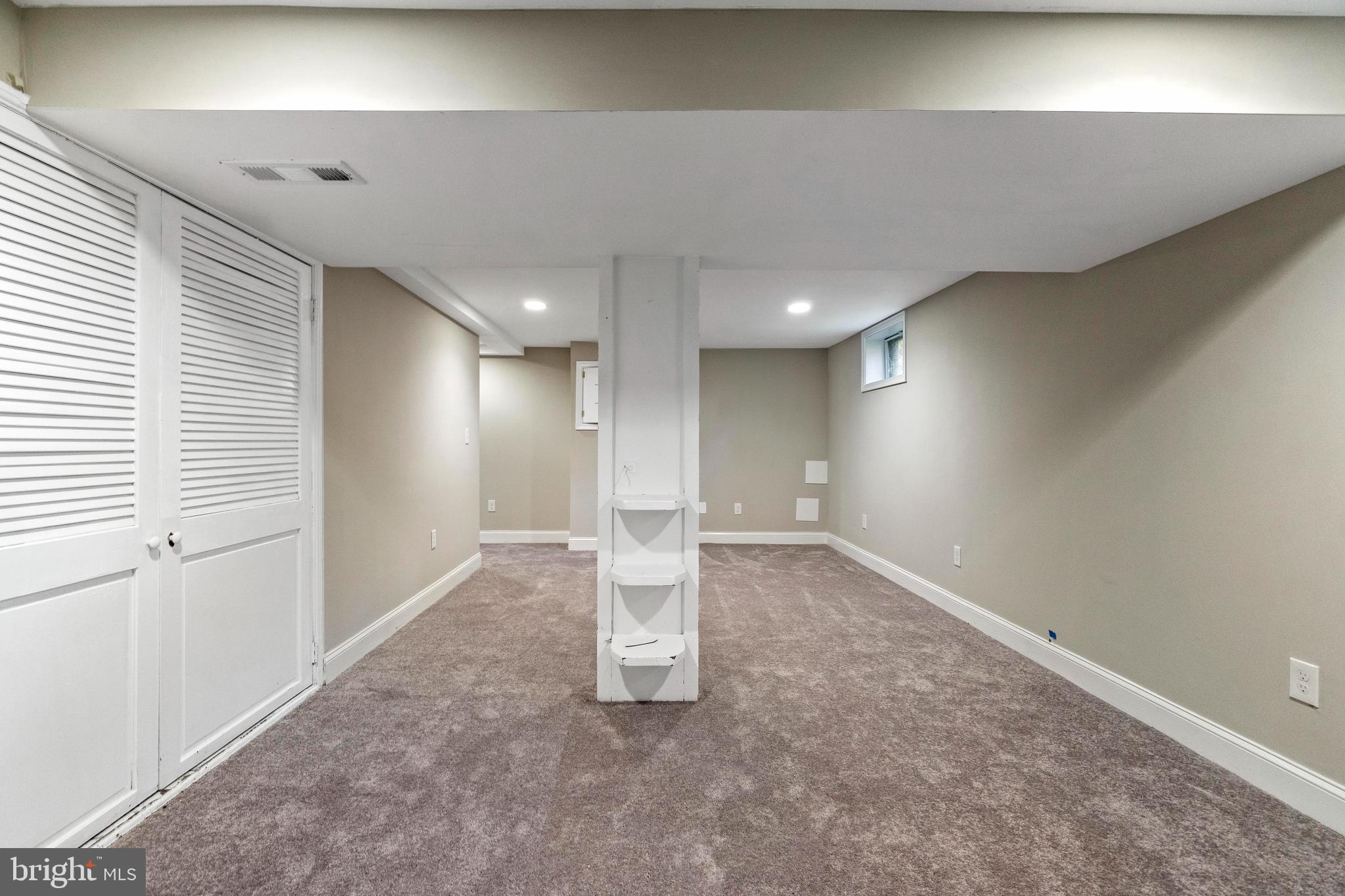 HILLCREST - Residential