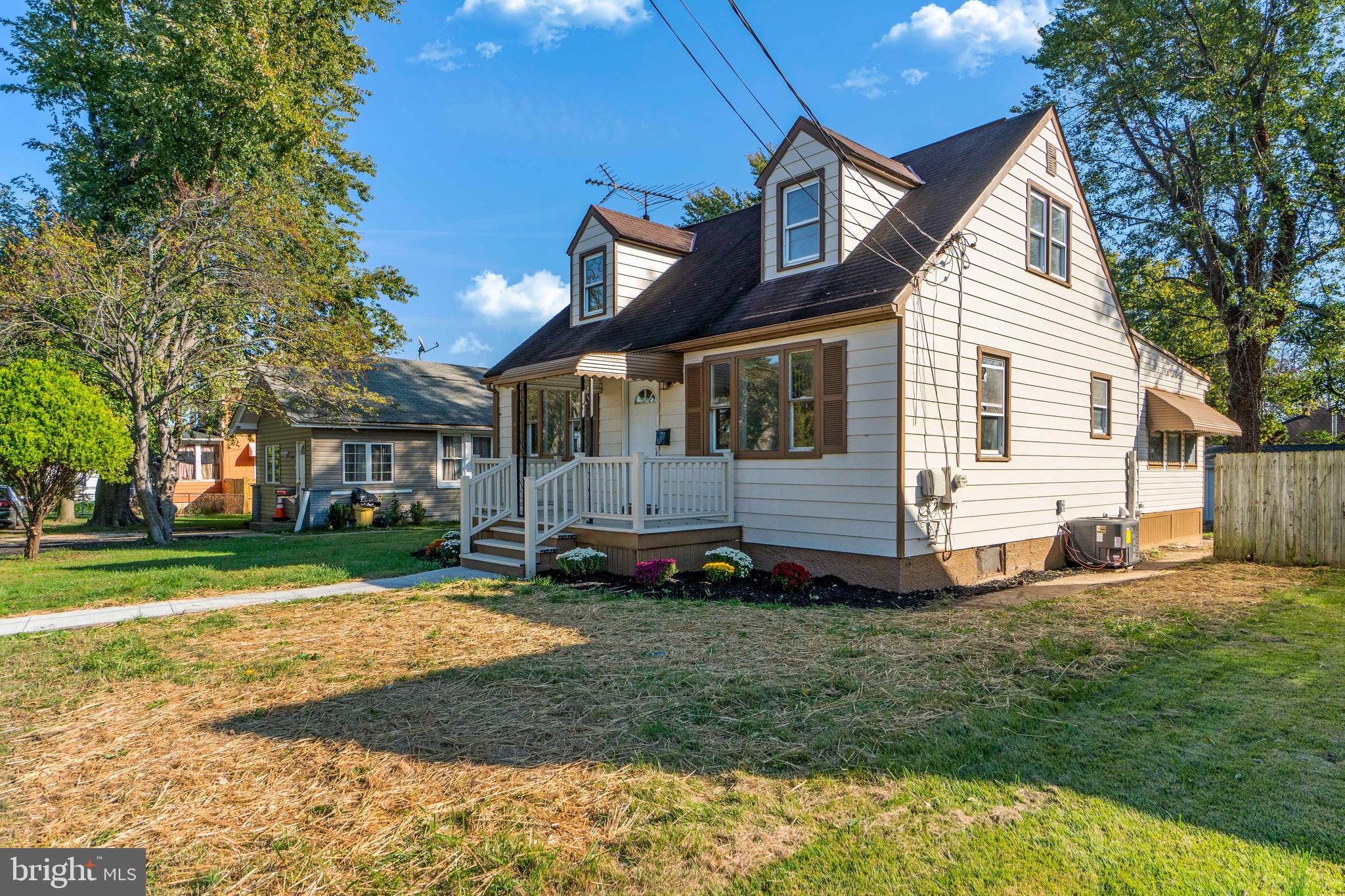 HILLCREST - Residential