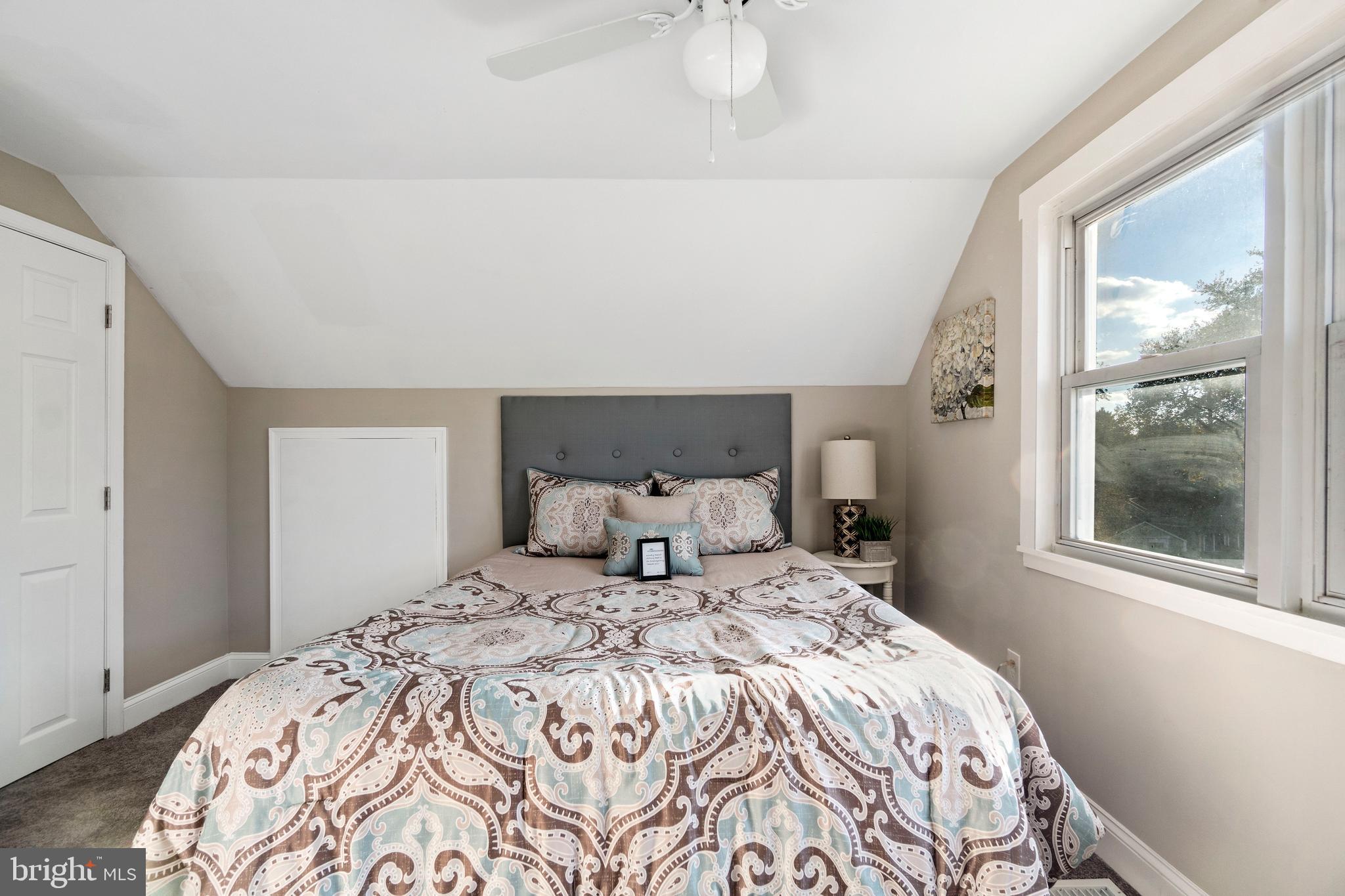 HILLCREST - Residential