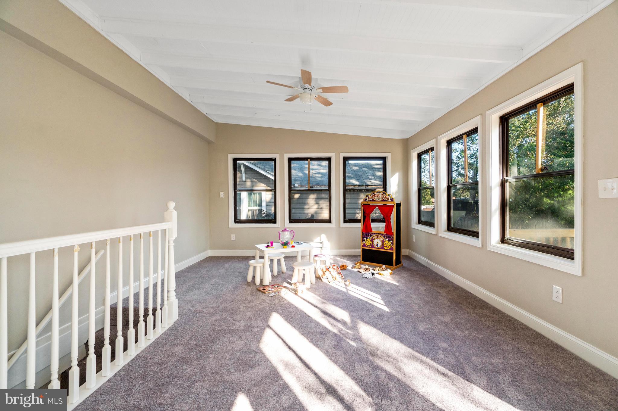 HILLCREST - Residential