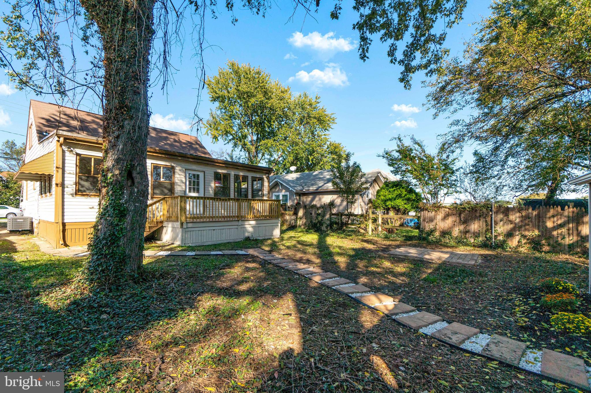 HILLCREST - Residential