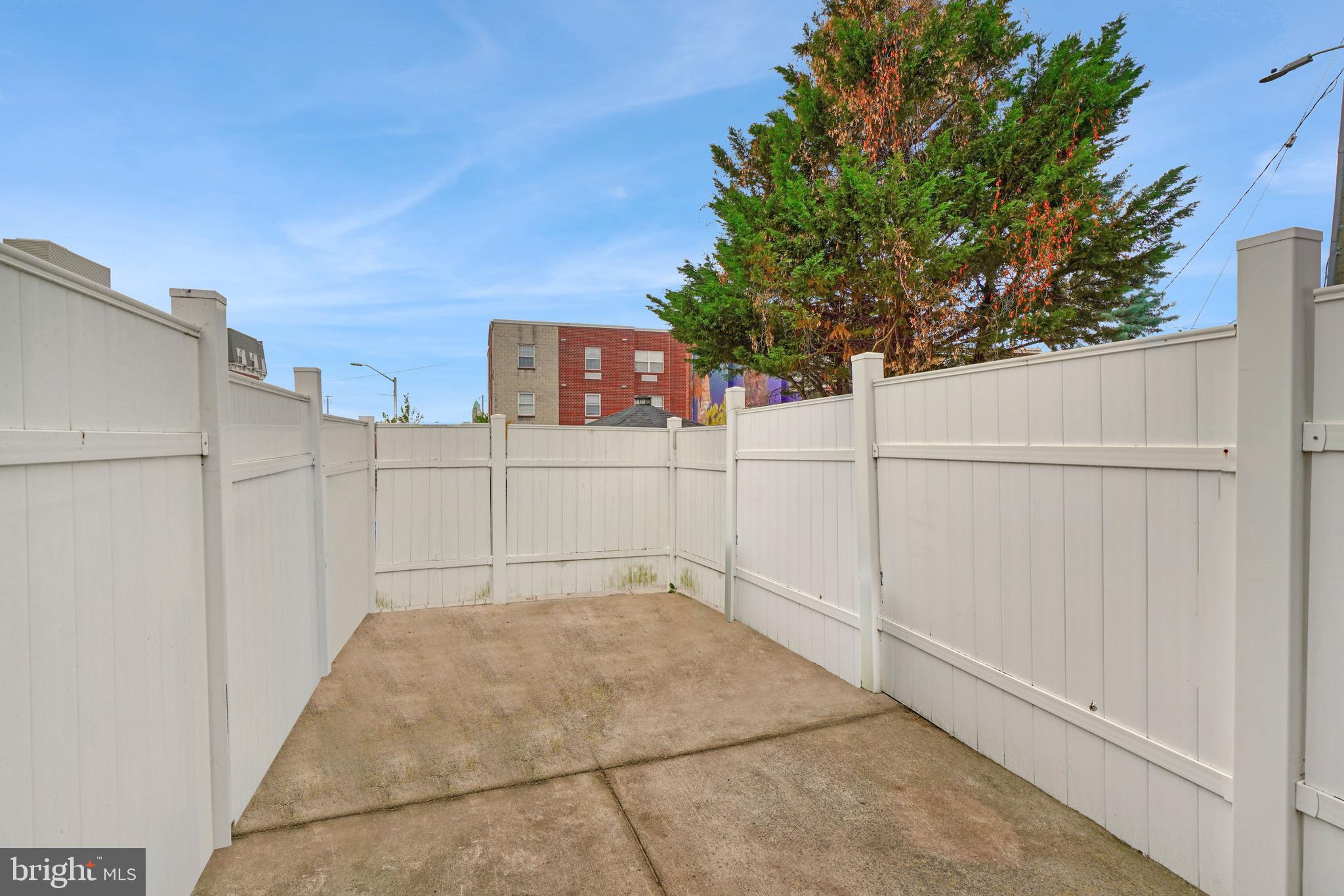 BROADWAY EAST - Residential