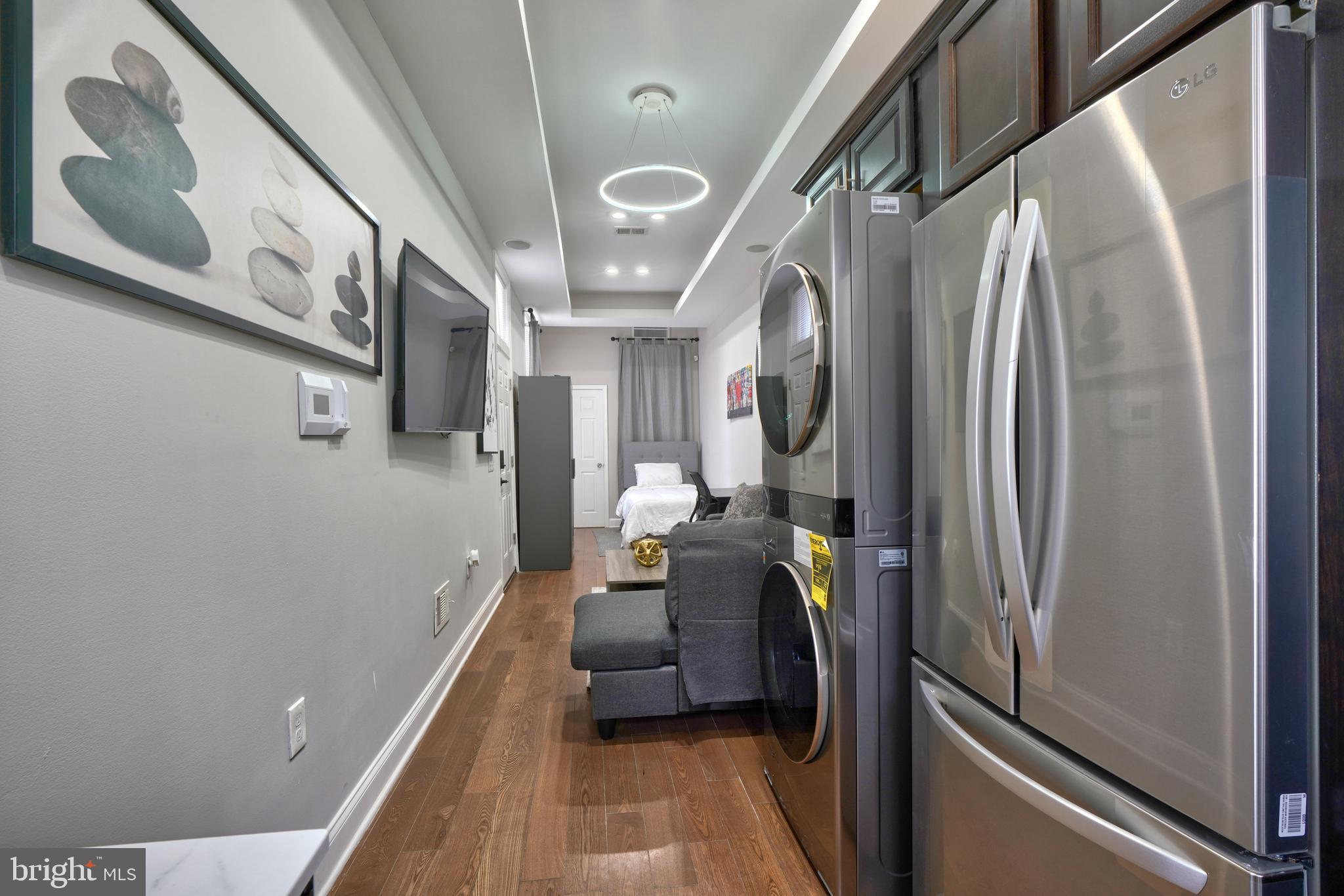 BROADWAY EAST - Residential