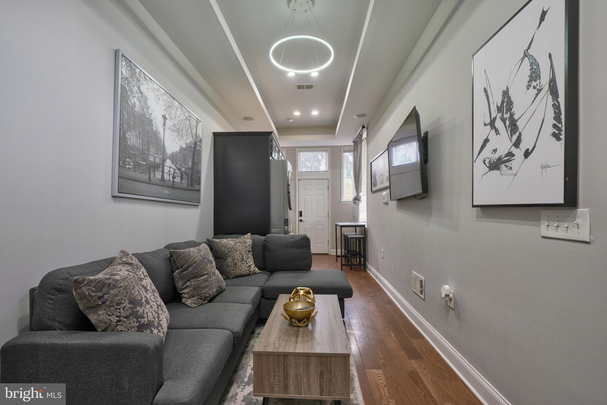 BROADWAY EAST - Residential